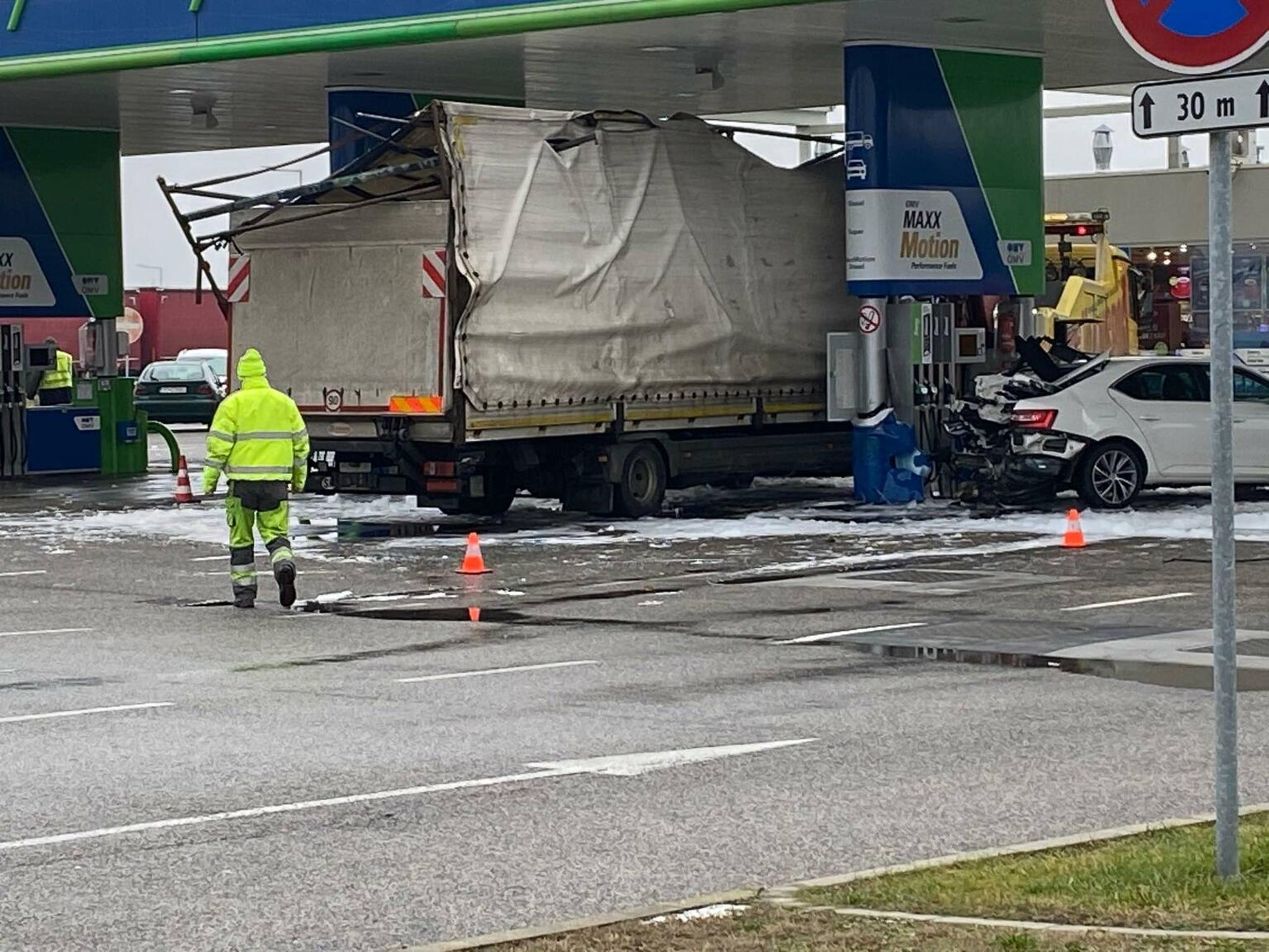 80365505_574172876706227_929514820745560064_n.mp4