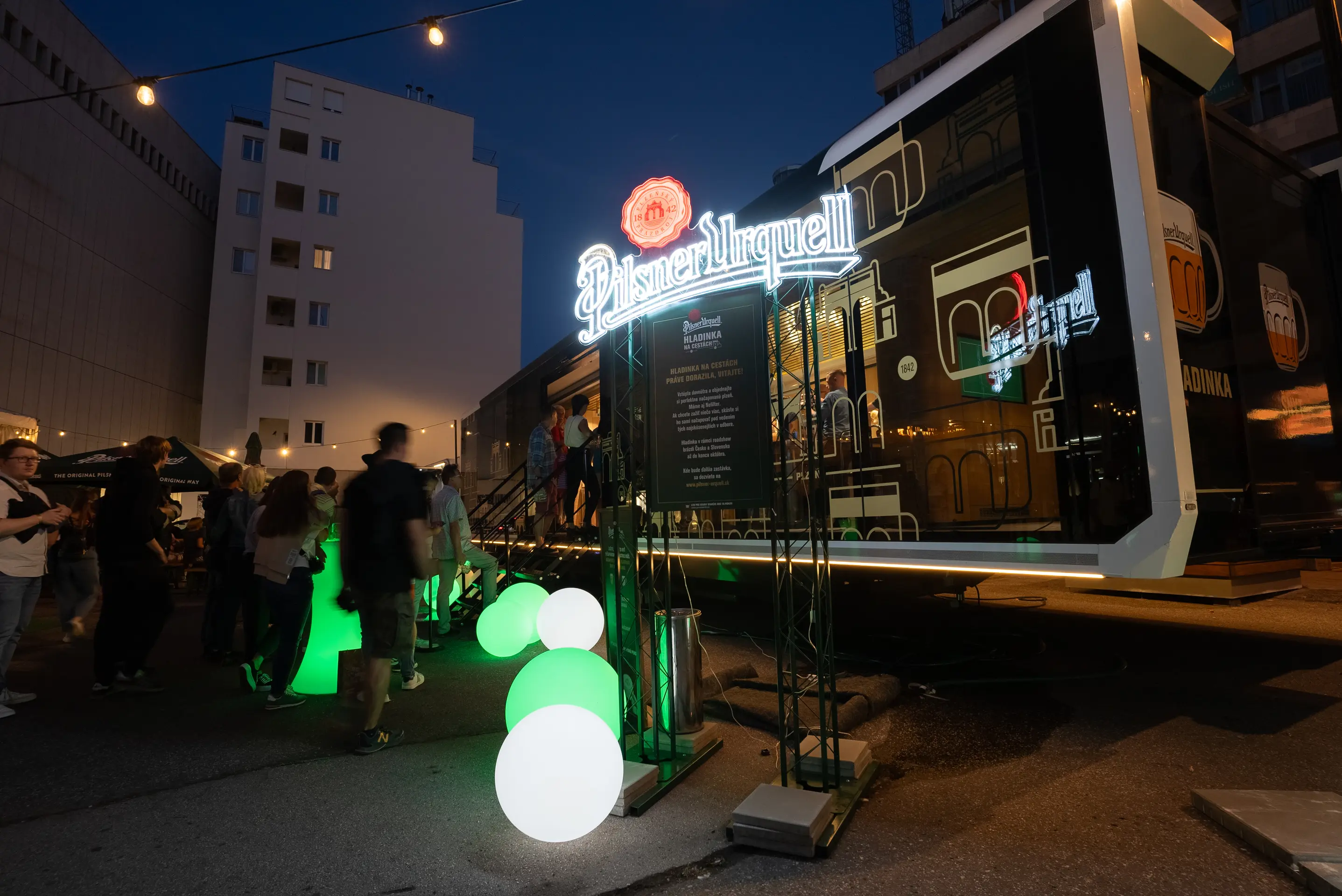Pilsner Urquell na Bielej noci.