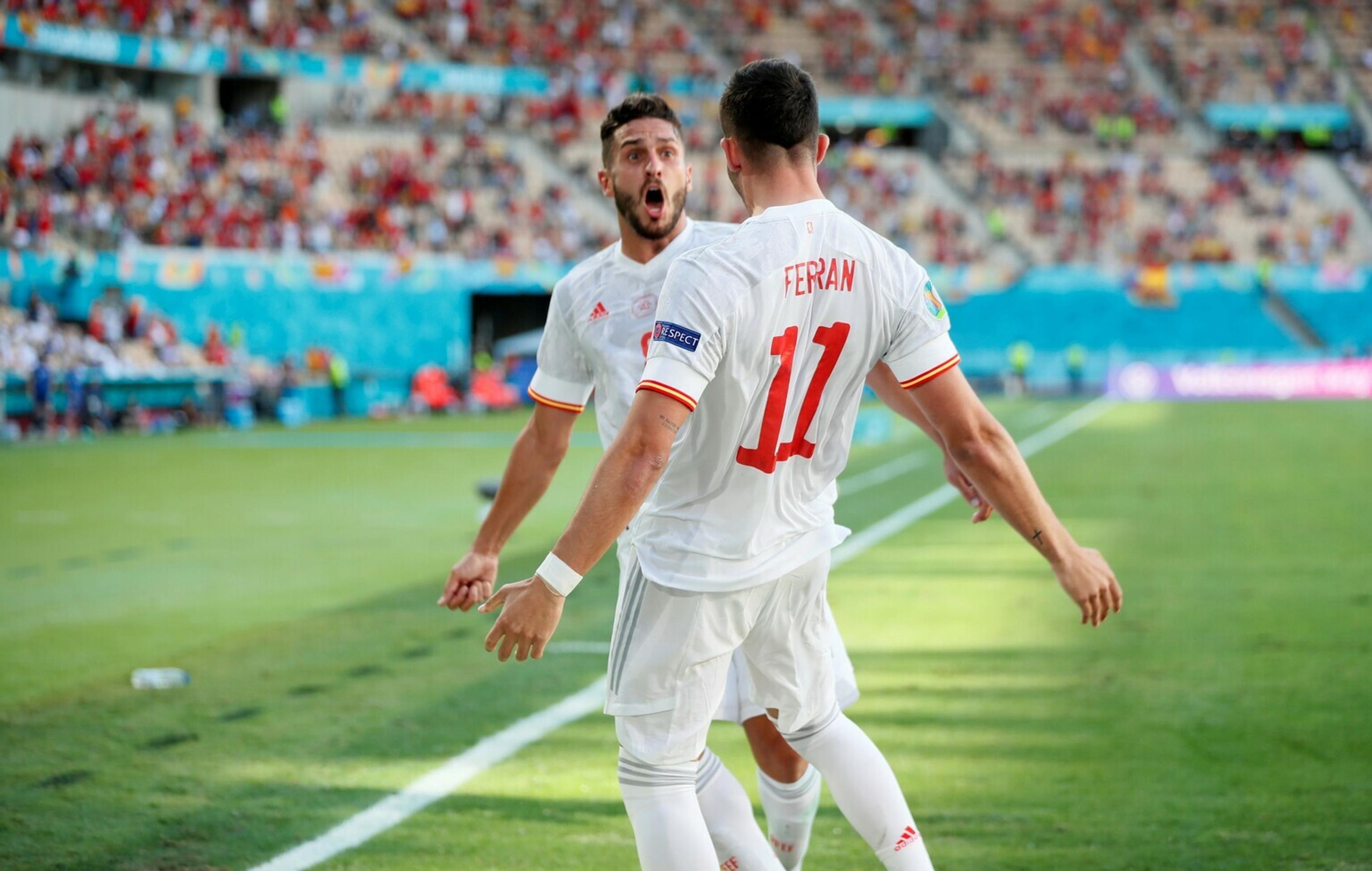 Torres s Kokem oslavujú štvrtý gól.