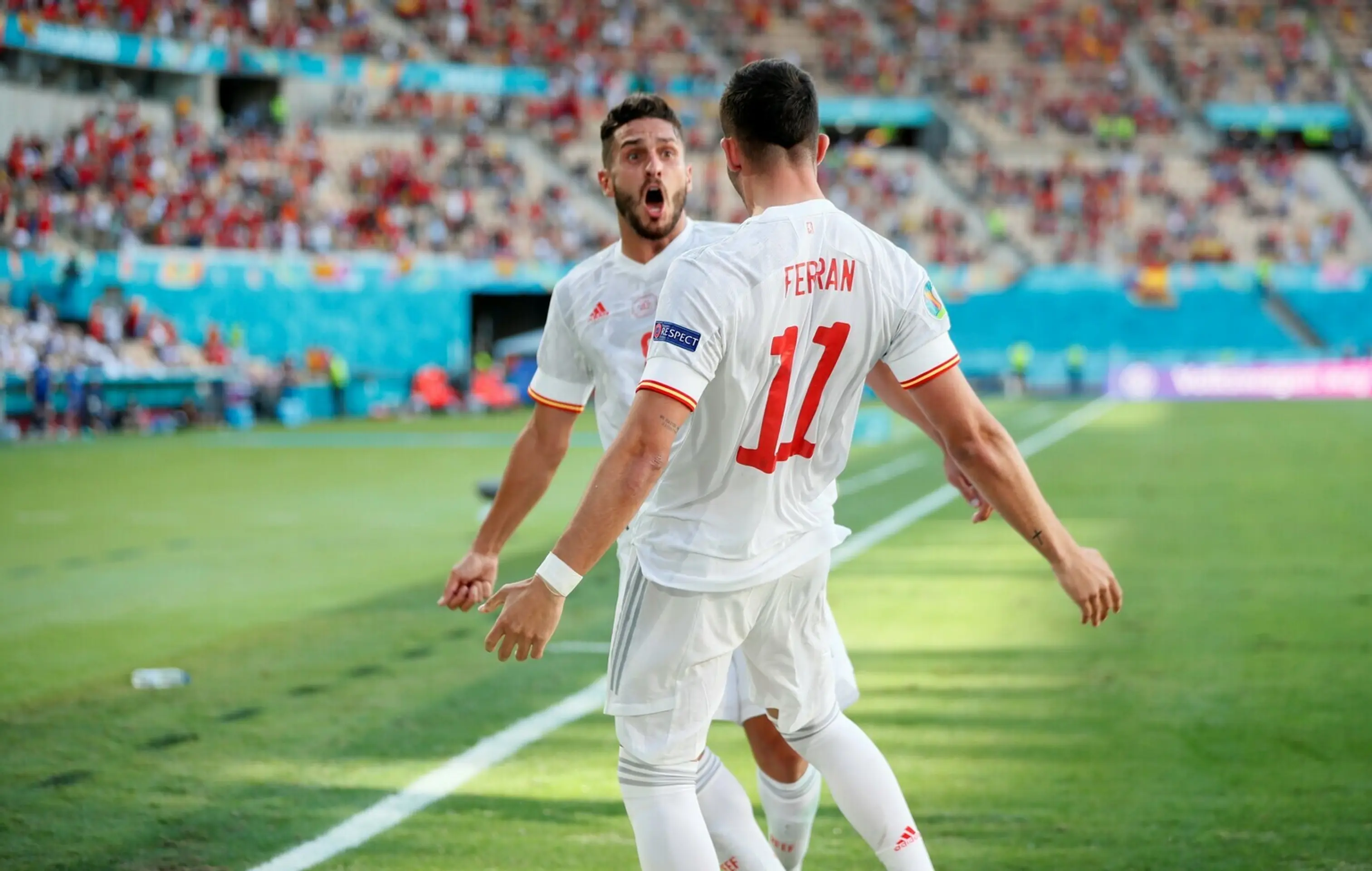Torres s Kokem oslavujú štvrtý gól.