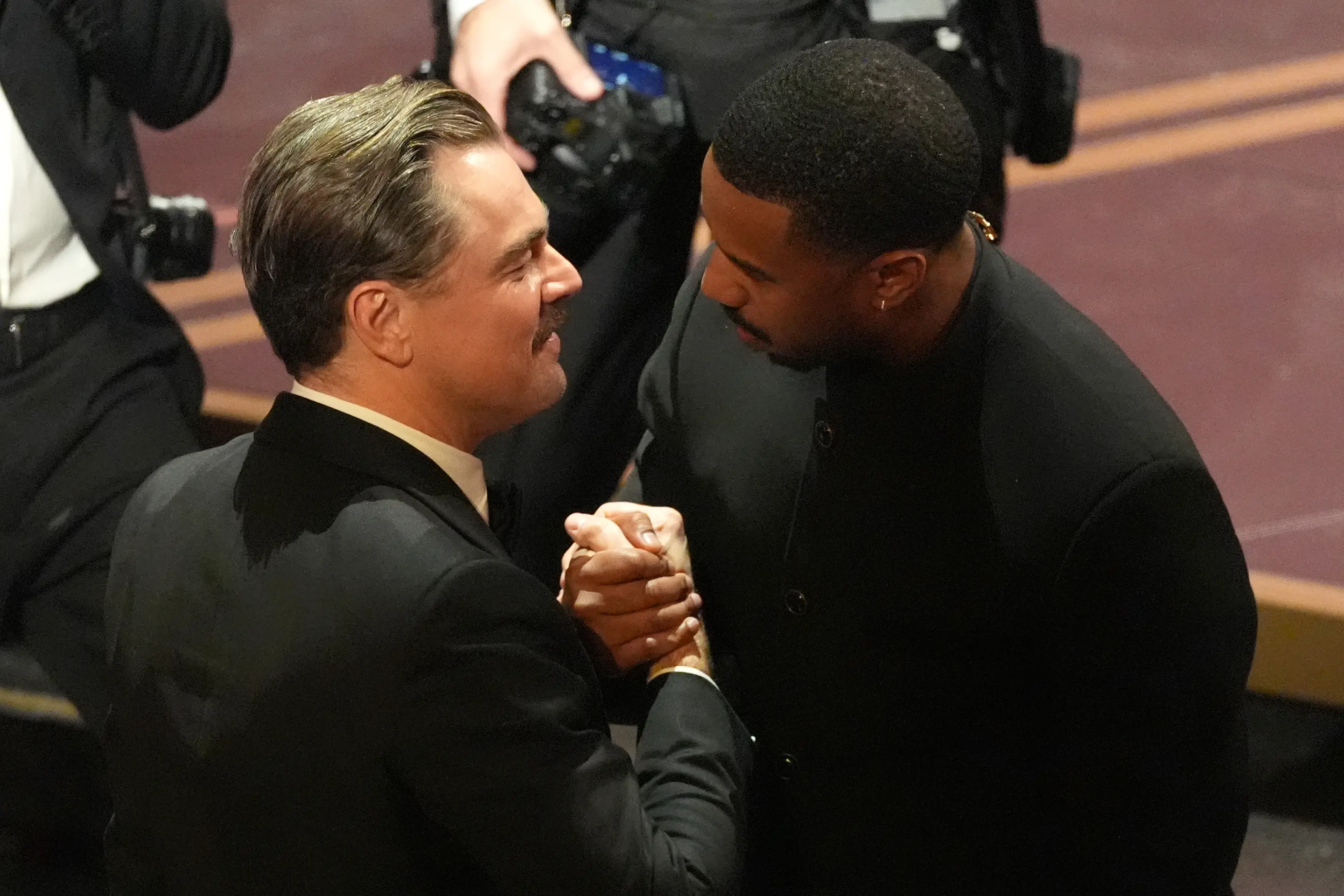 Herci Michael B. Jordan (vpravo) a Leonardo DiCaprio.