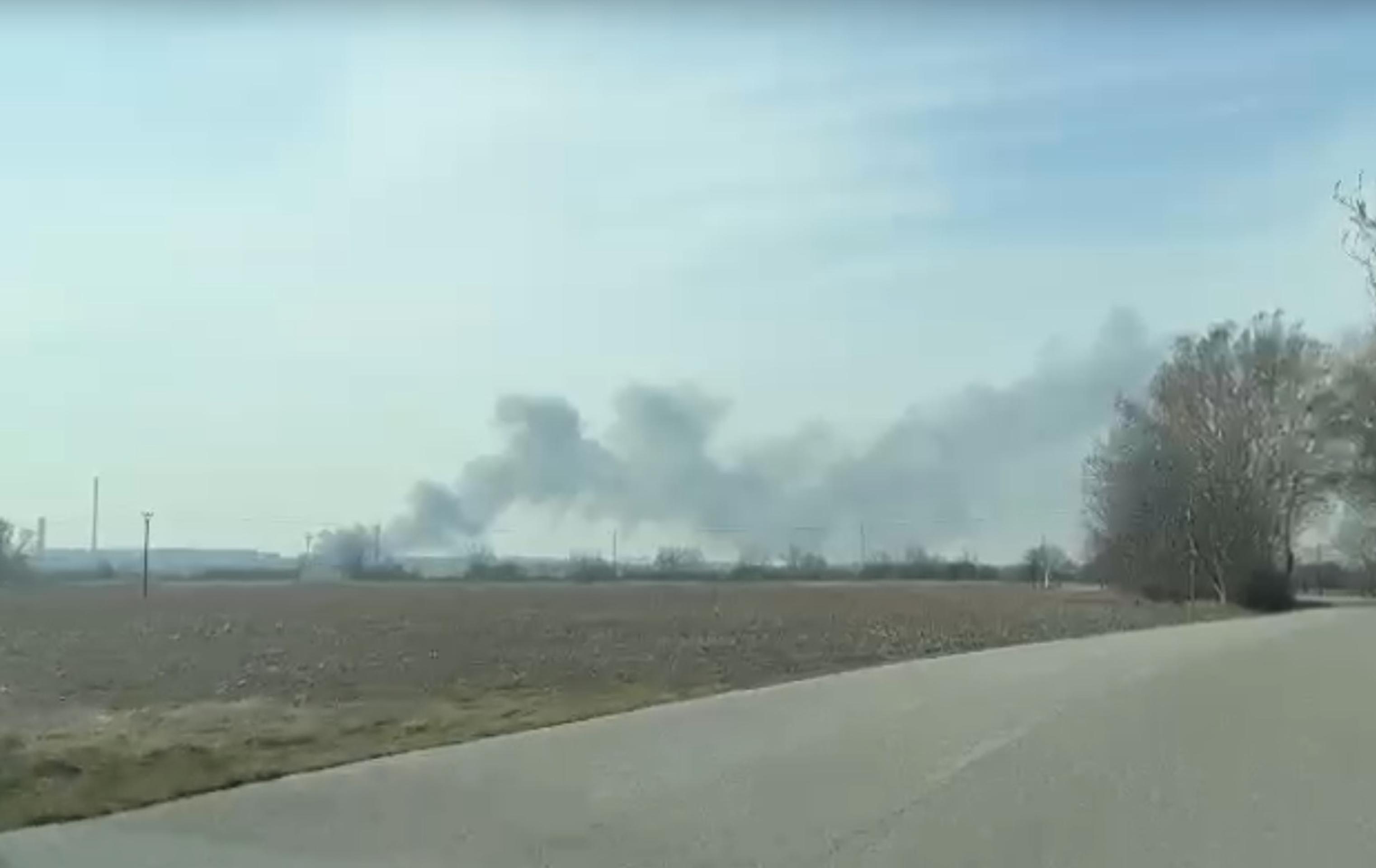 Požiar v servise kamiónov v Devínskej Novej Vsi.