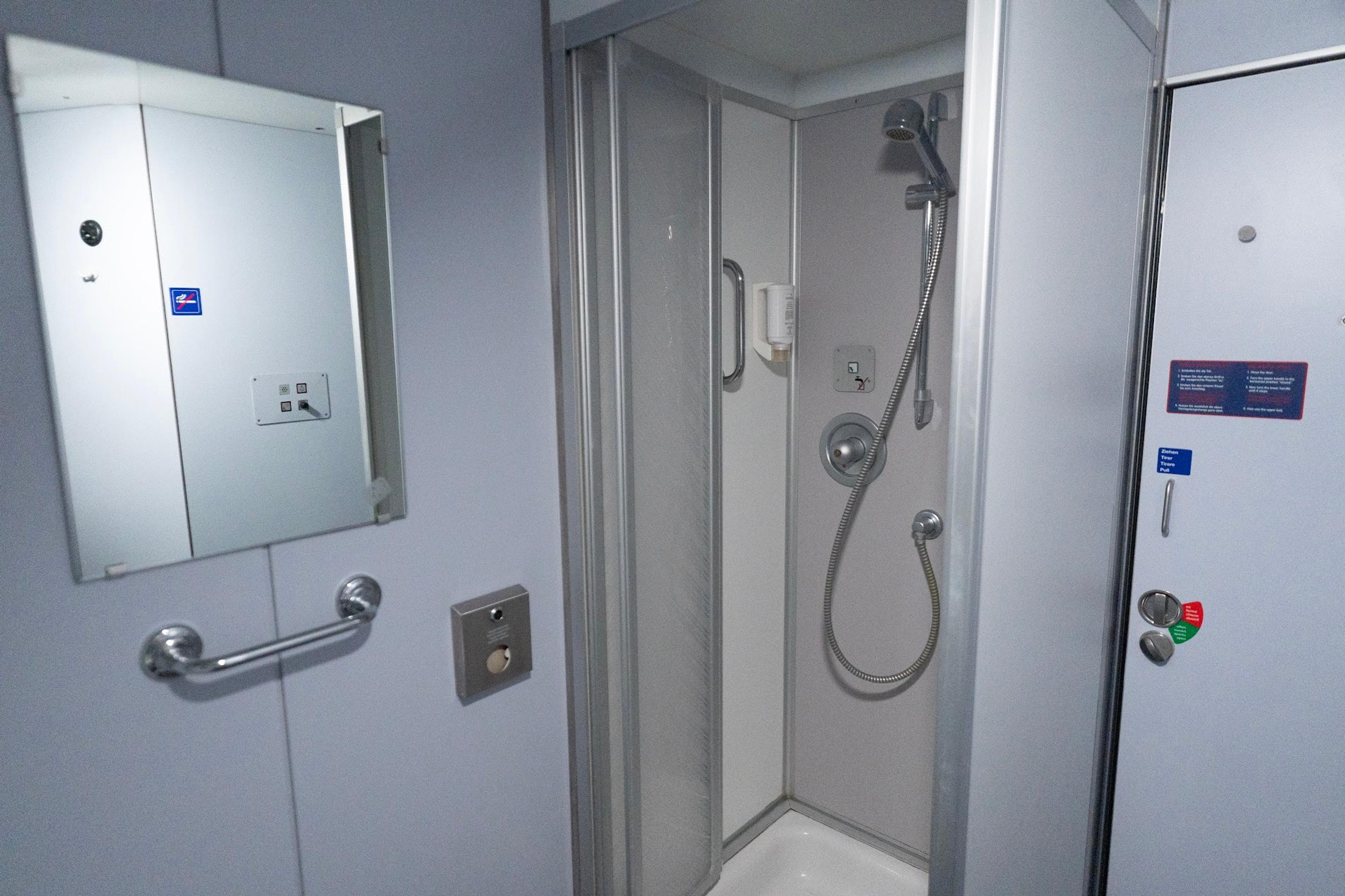 J_Sprcha pre 2 triedu____