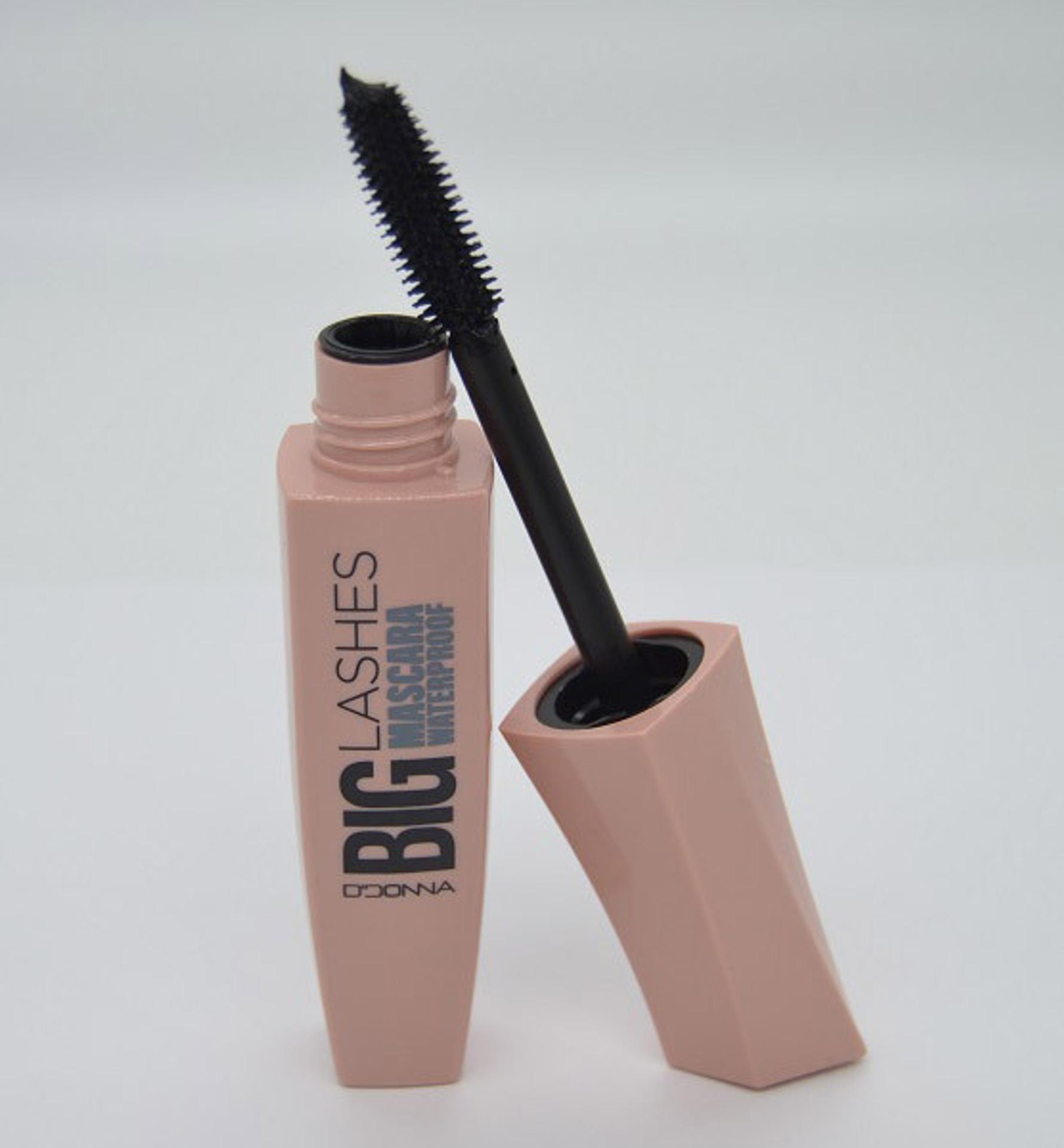 Obvinení Larry Teague (44), jeho manželka Sharmel Teague (45) a syn Ramonyea Bishop (23).