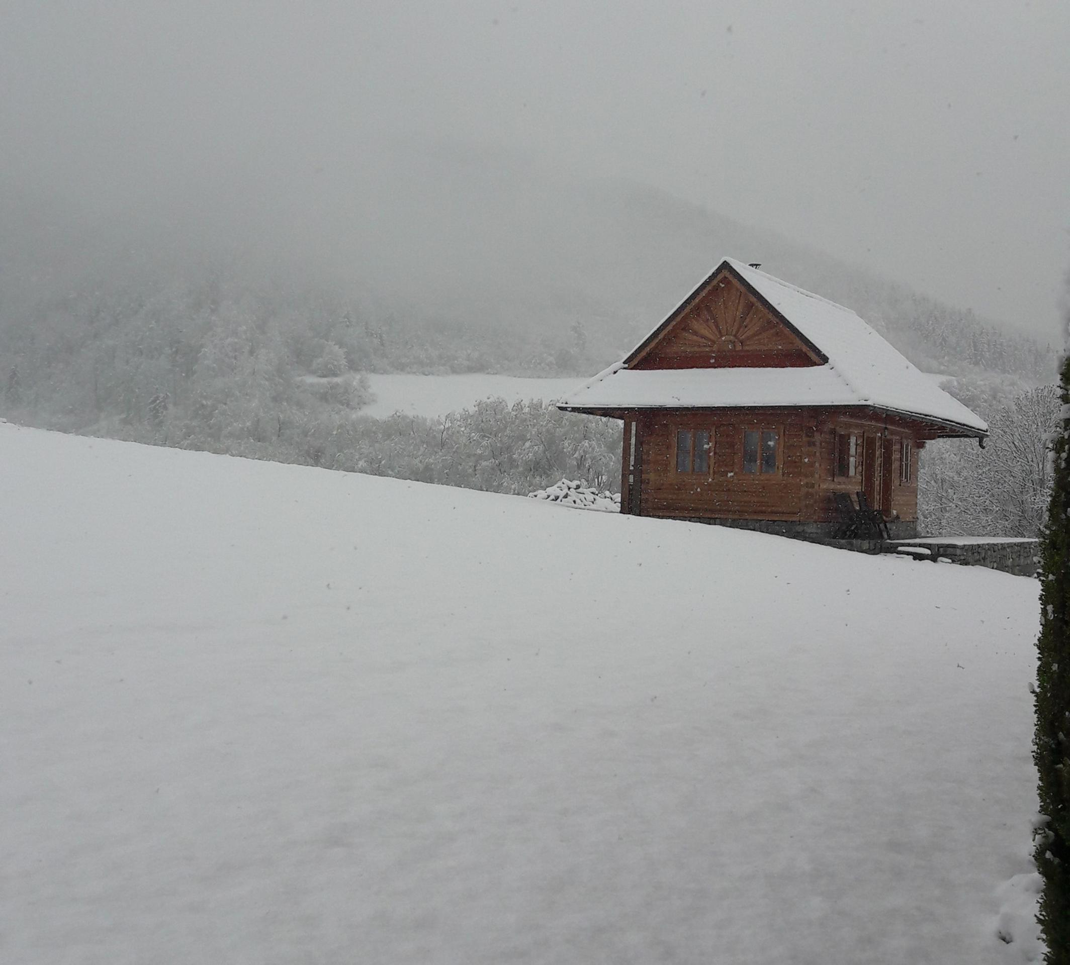 Na Slovensku opäť napadol sneh.