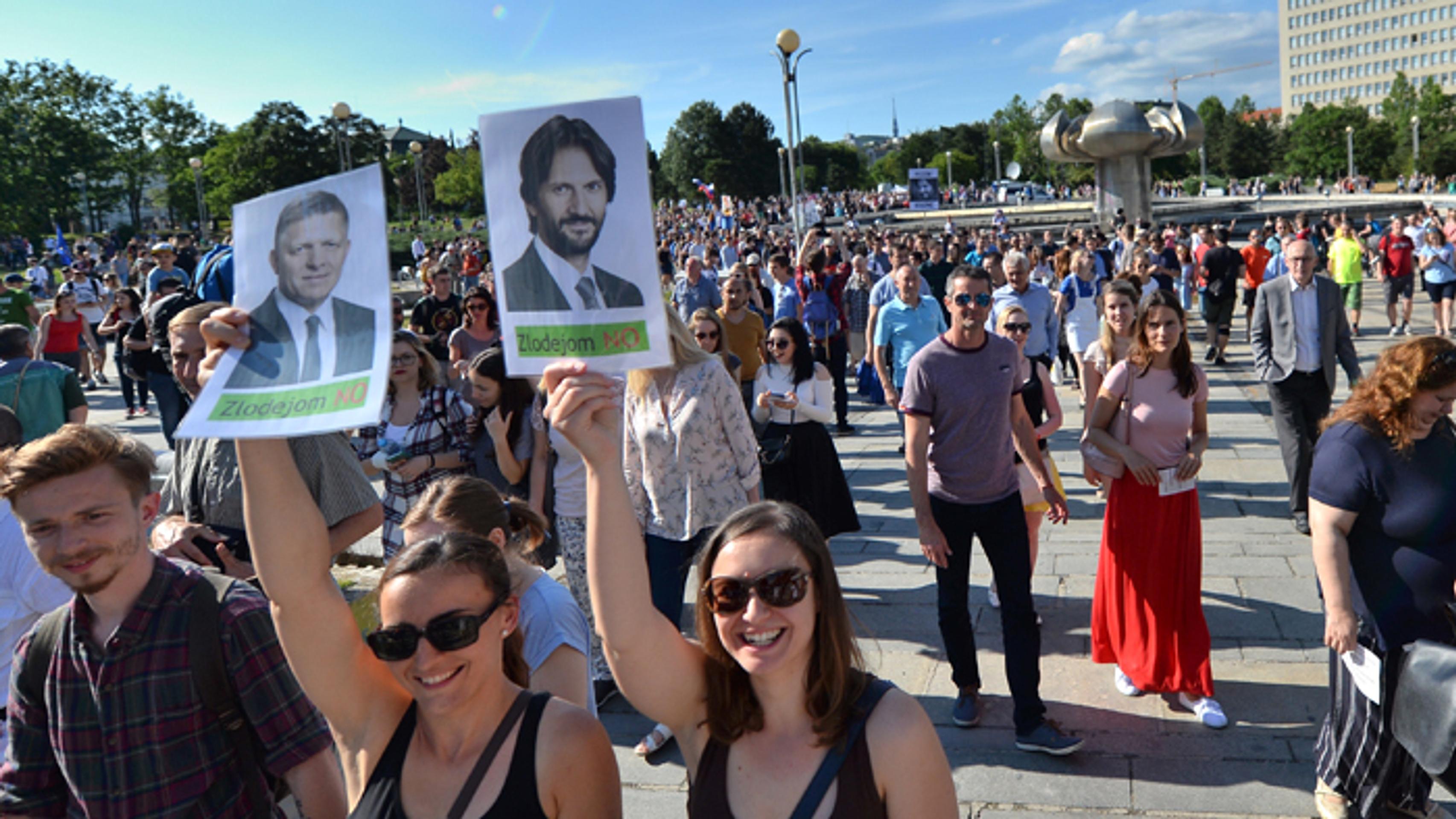 Účastníci druhého protestu proti korupcii v Bratislave.