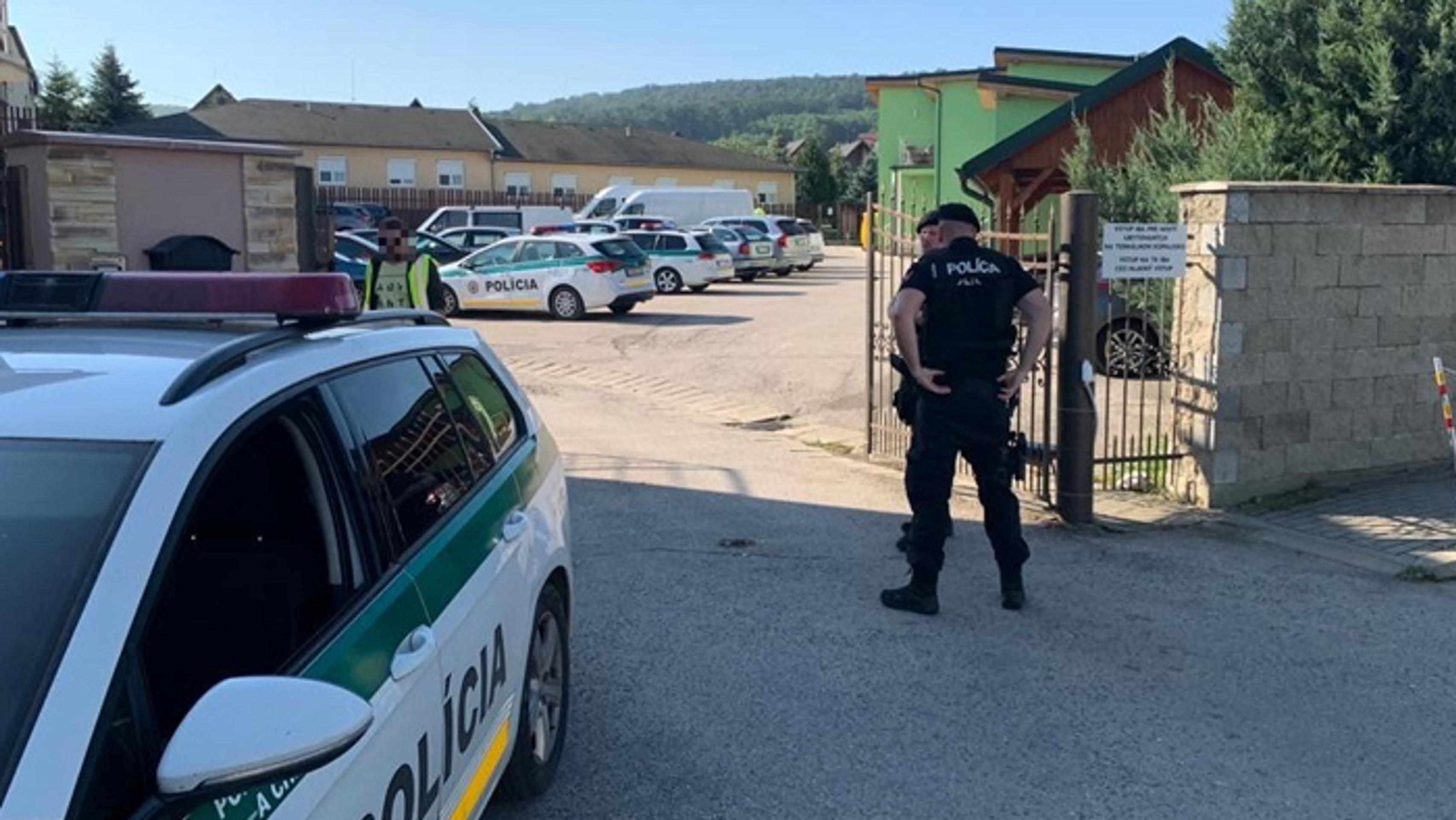 Rupert Grint a Georgia Groome na prechádzke s dcérkou