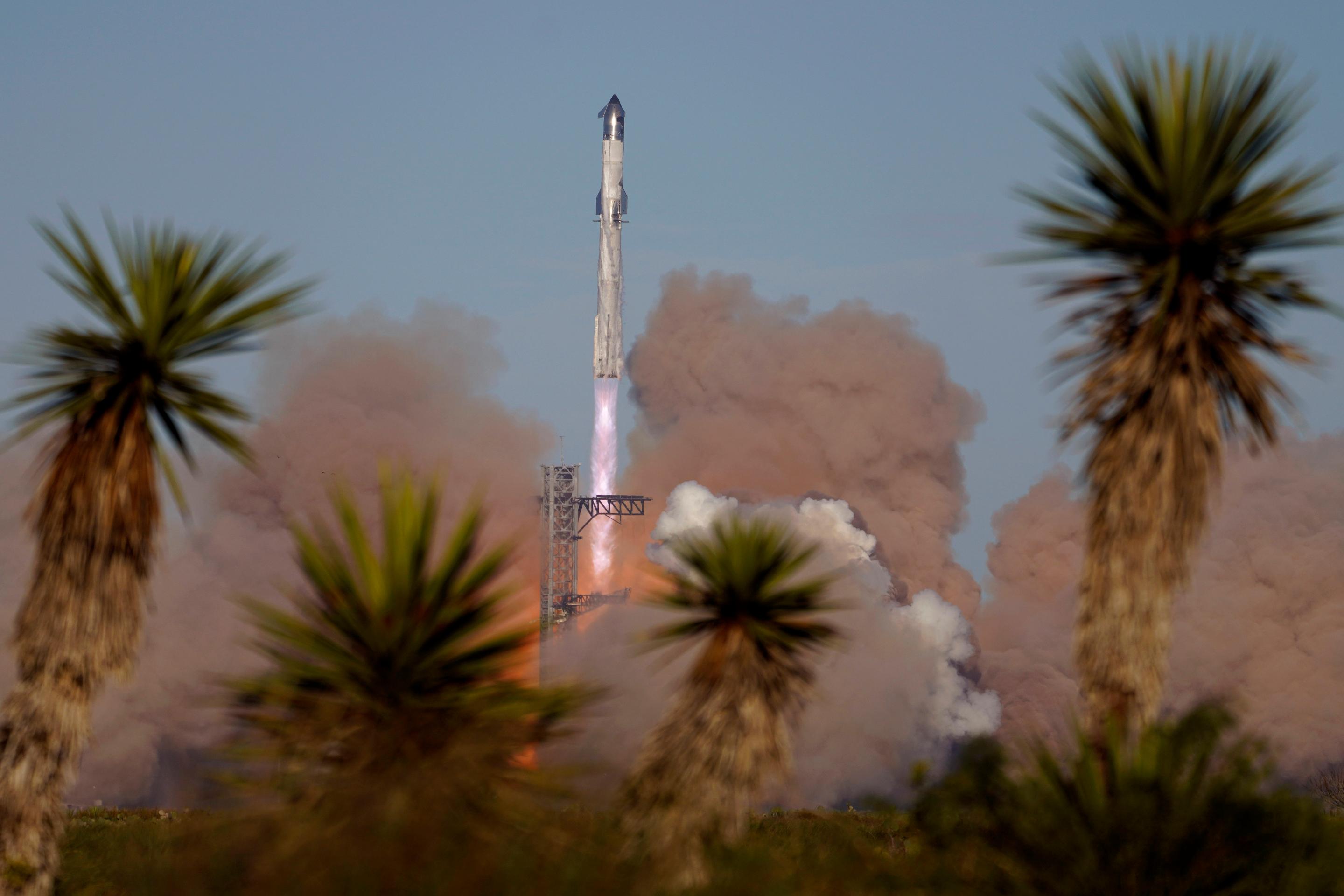 SpaceX_Starship_Launch038422101452 (1)