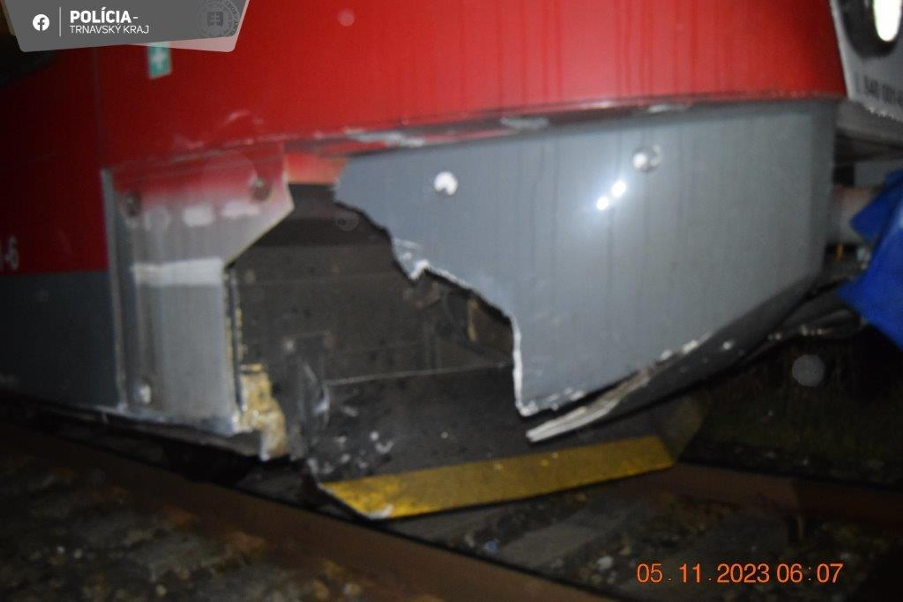 Vodič pri Kopčanoch vošiel do dráhy vlaku