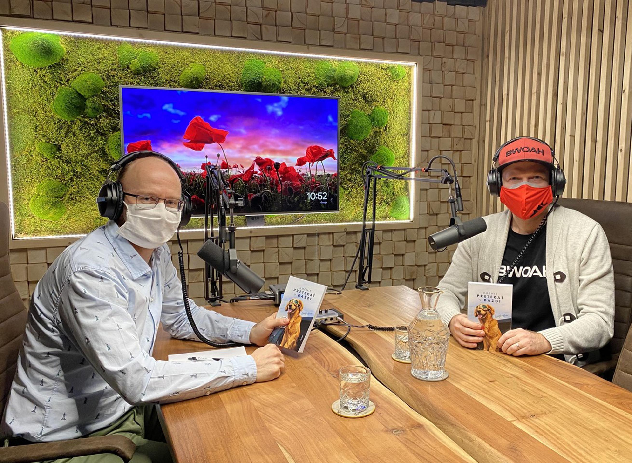 Rozhovor v štúdiu.