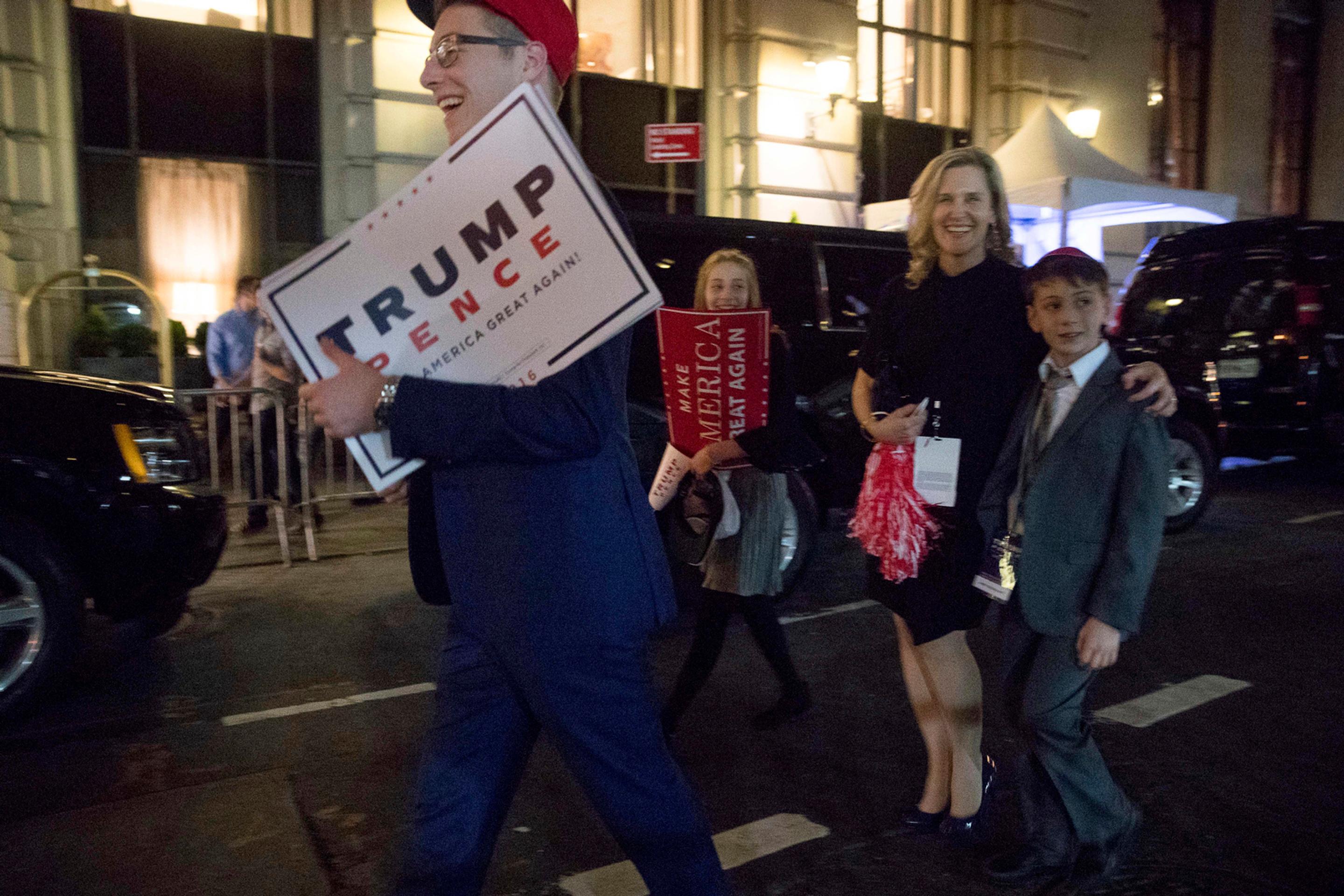 Podporovatelia Donalda Trumpa neskrývali radosť z jeho víťazstva.