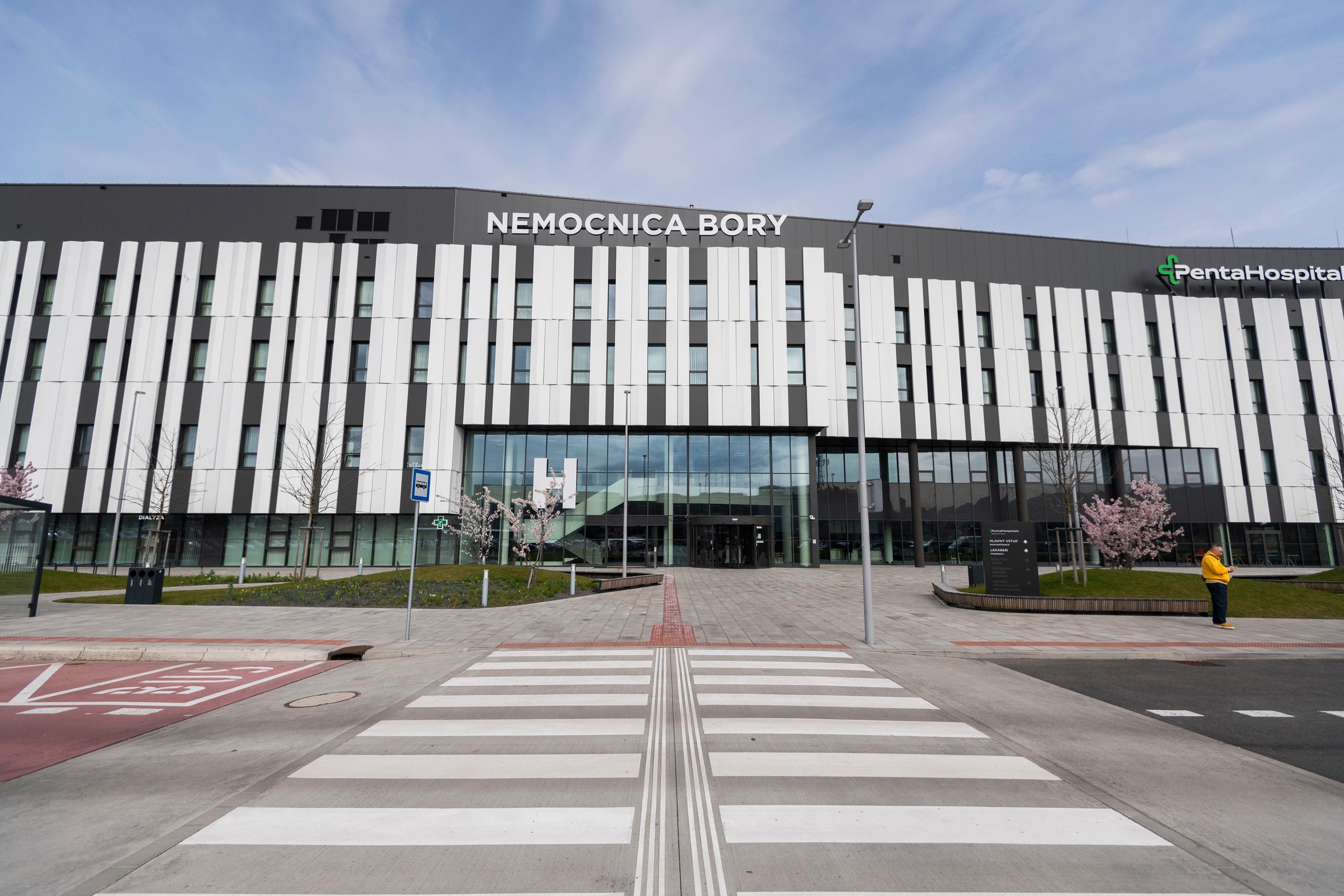 Otvorili novú Nemocnicu Bory v Bratislave.