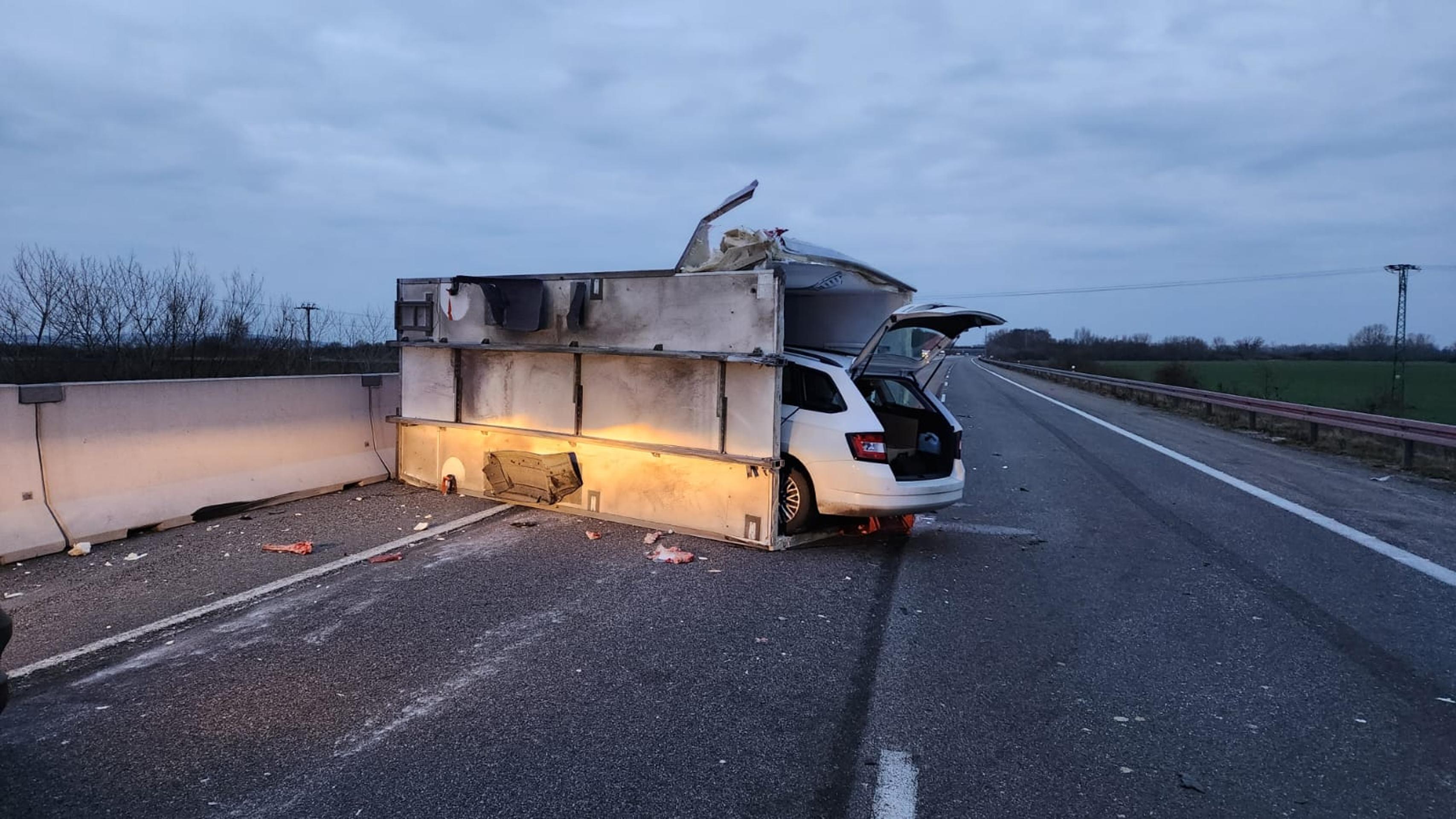 Nehoda na diaľnici D1 za Piešťanmi smerom na Trnavu