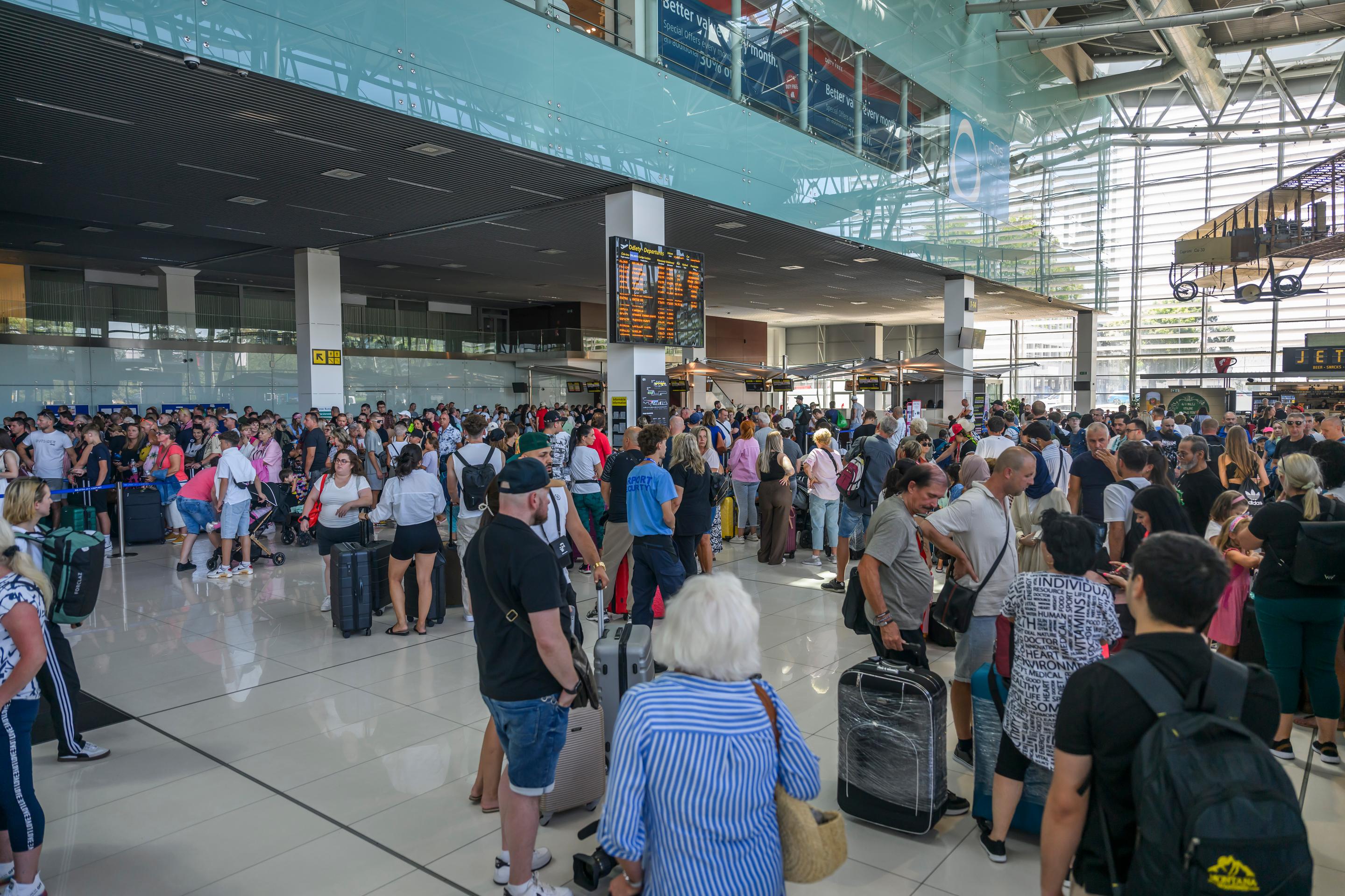 Znovuotvorenie Letiska M. R. Štefánika po bombovej hrozbe v Bratislave
