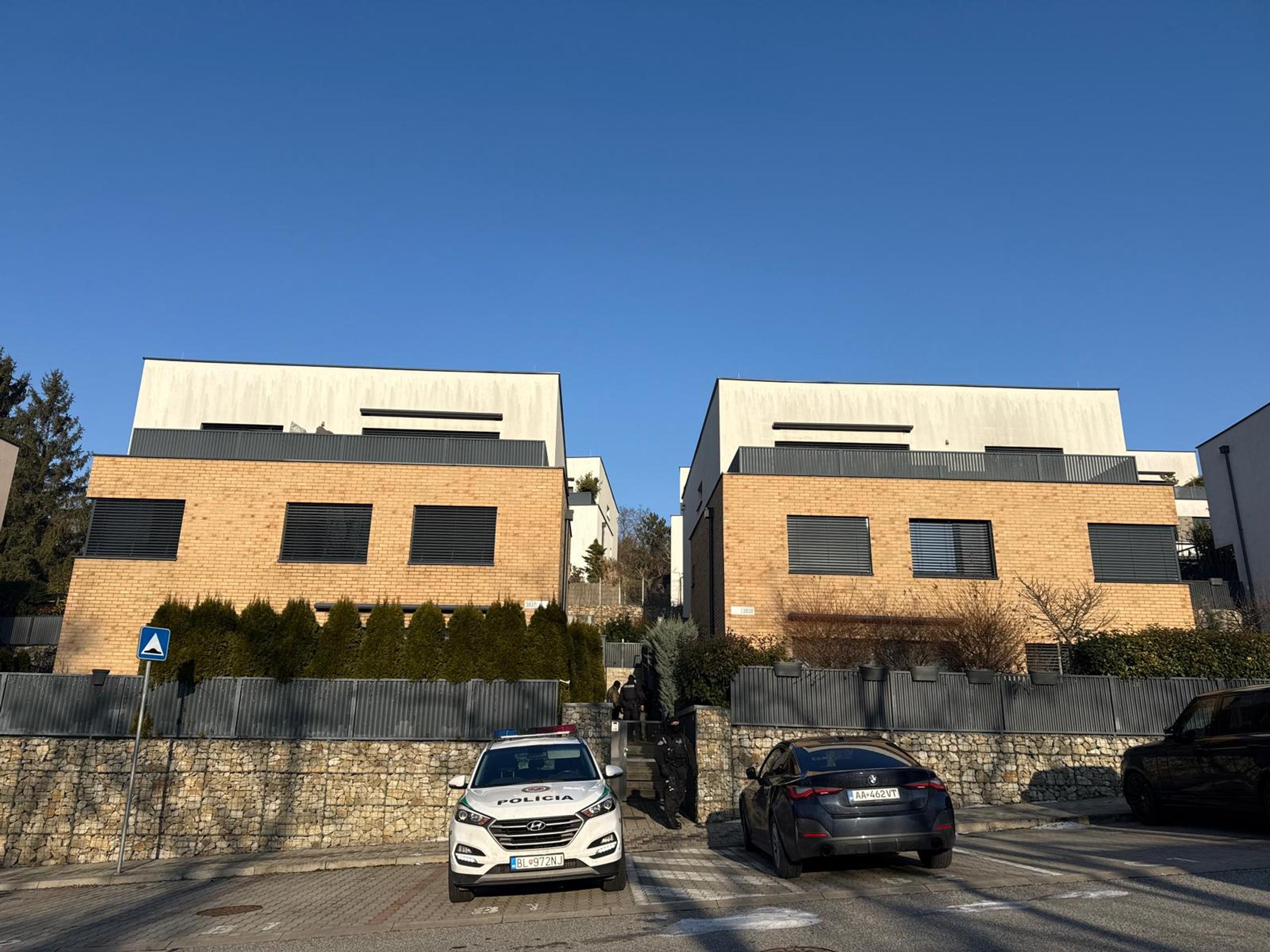 Polícia zasahuje v dome Zuzany Šubovej
