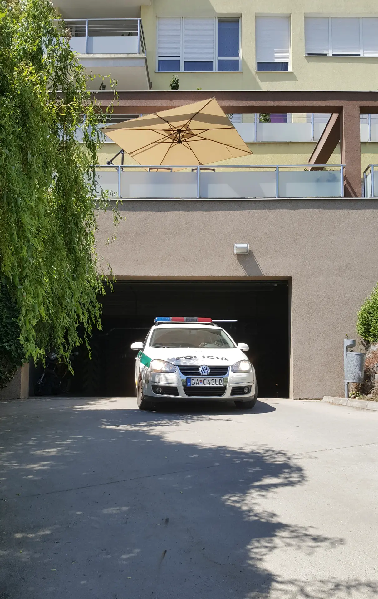 Policajná razia u podnikateľa Ladislava Bašternáka