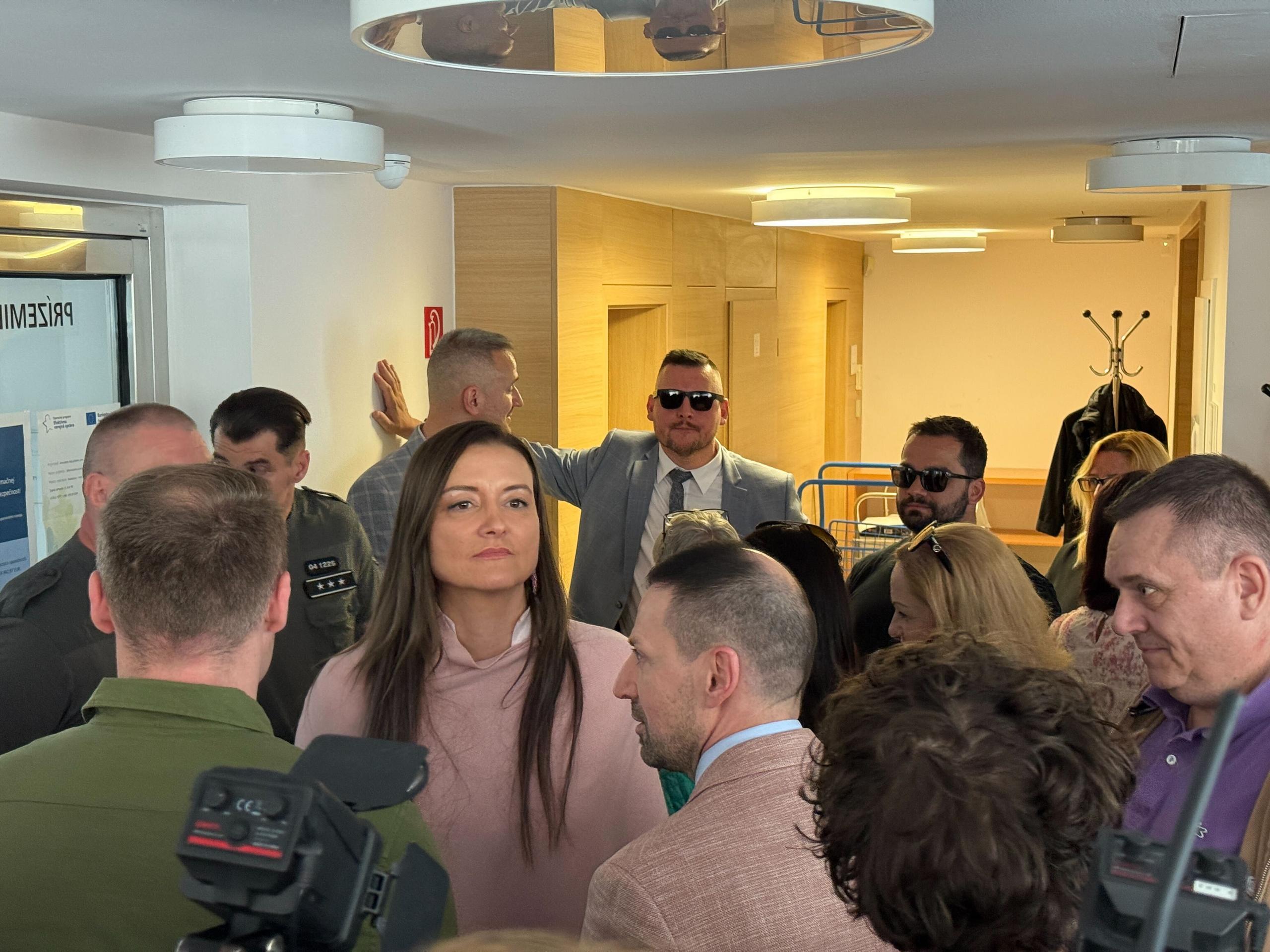 Daniel Bombic v súdnej sieni.