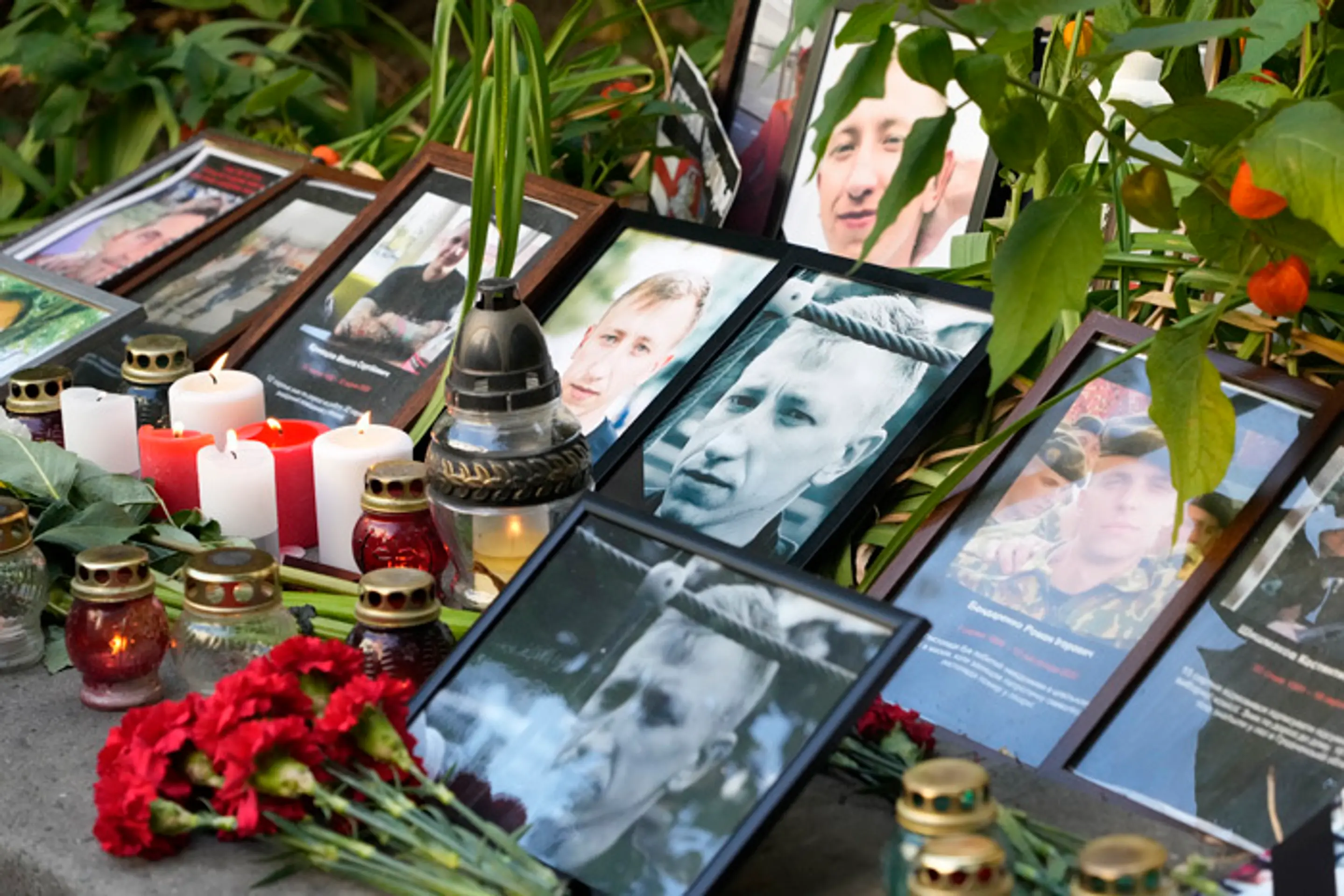 Pietne miesto Vytaľa Šyšova pred bieloruskou ambasádou v Kyjeve.