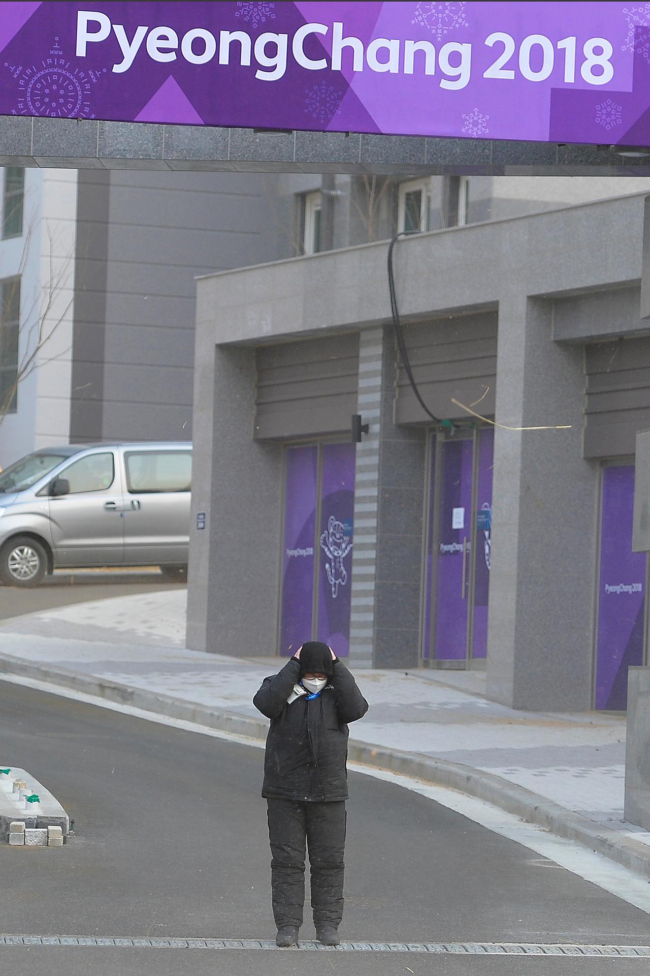 Eric Frenzel sa teší zo zlata na ZOH 2018 v severskej kombinácii.