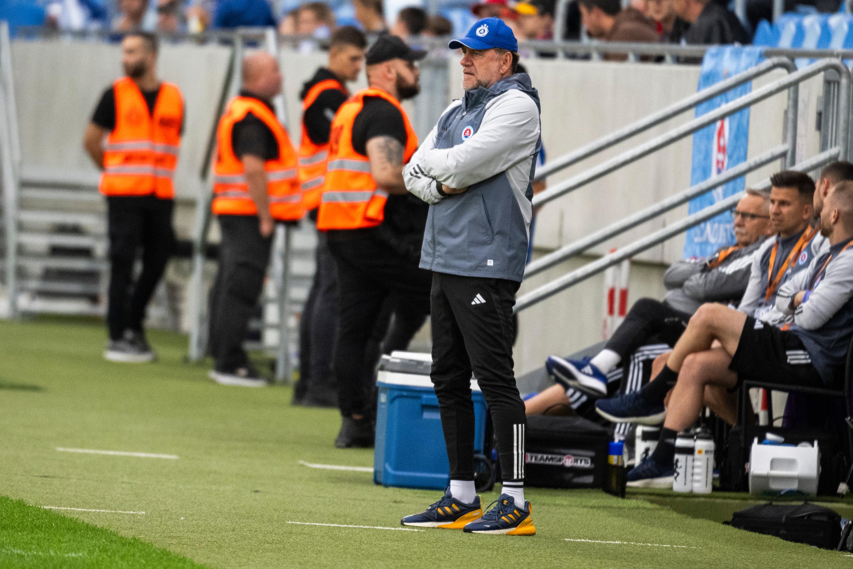 Tréner ŠK Slovan Bratislava Vladimír Weiss počas zápasu 2. kola Niké ligy proti Banskej Bystrici.