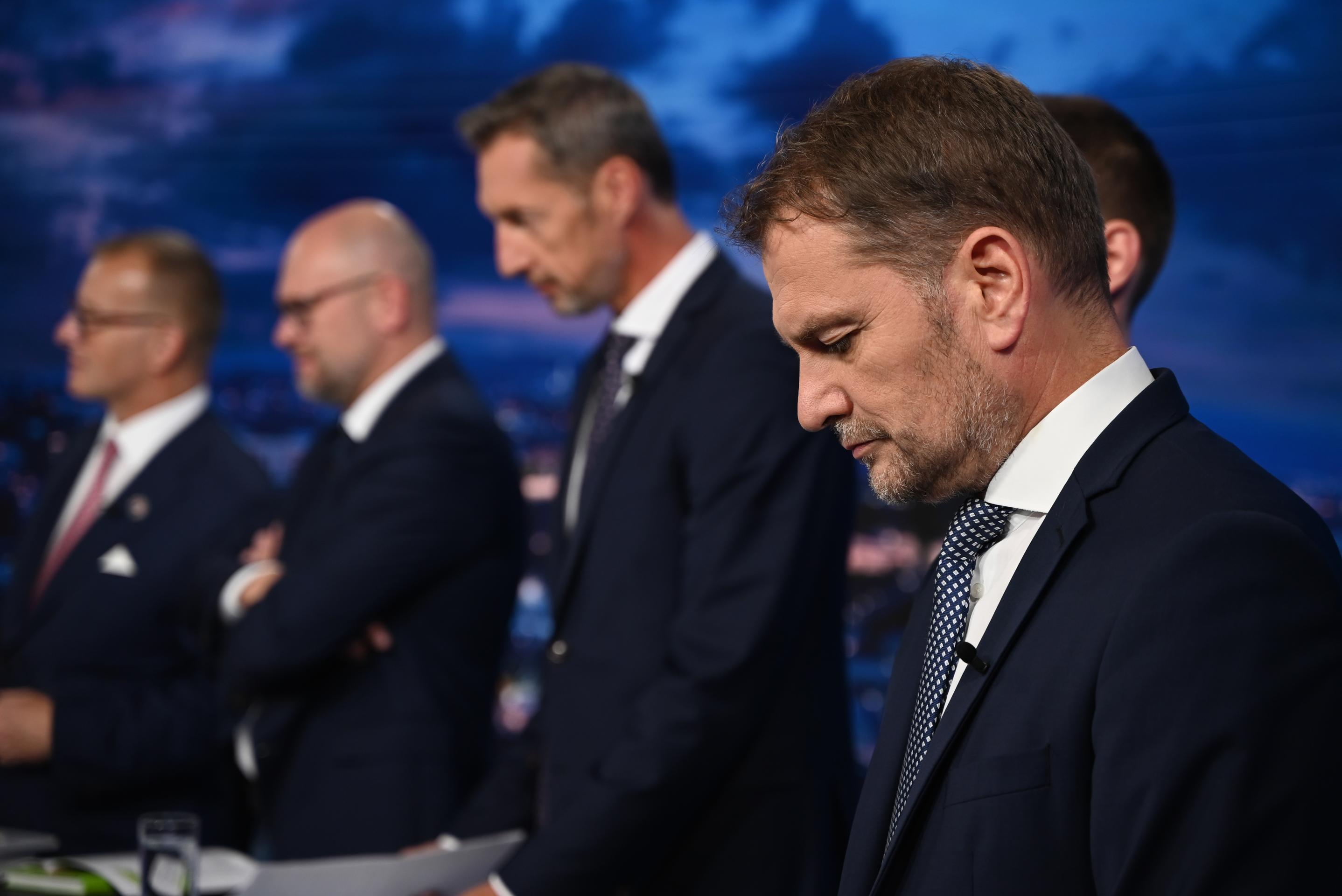 Účastníci predvolebnej diskusie, v popredí Igor Matovič (OĽANO a priatelia)