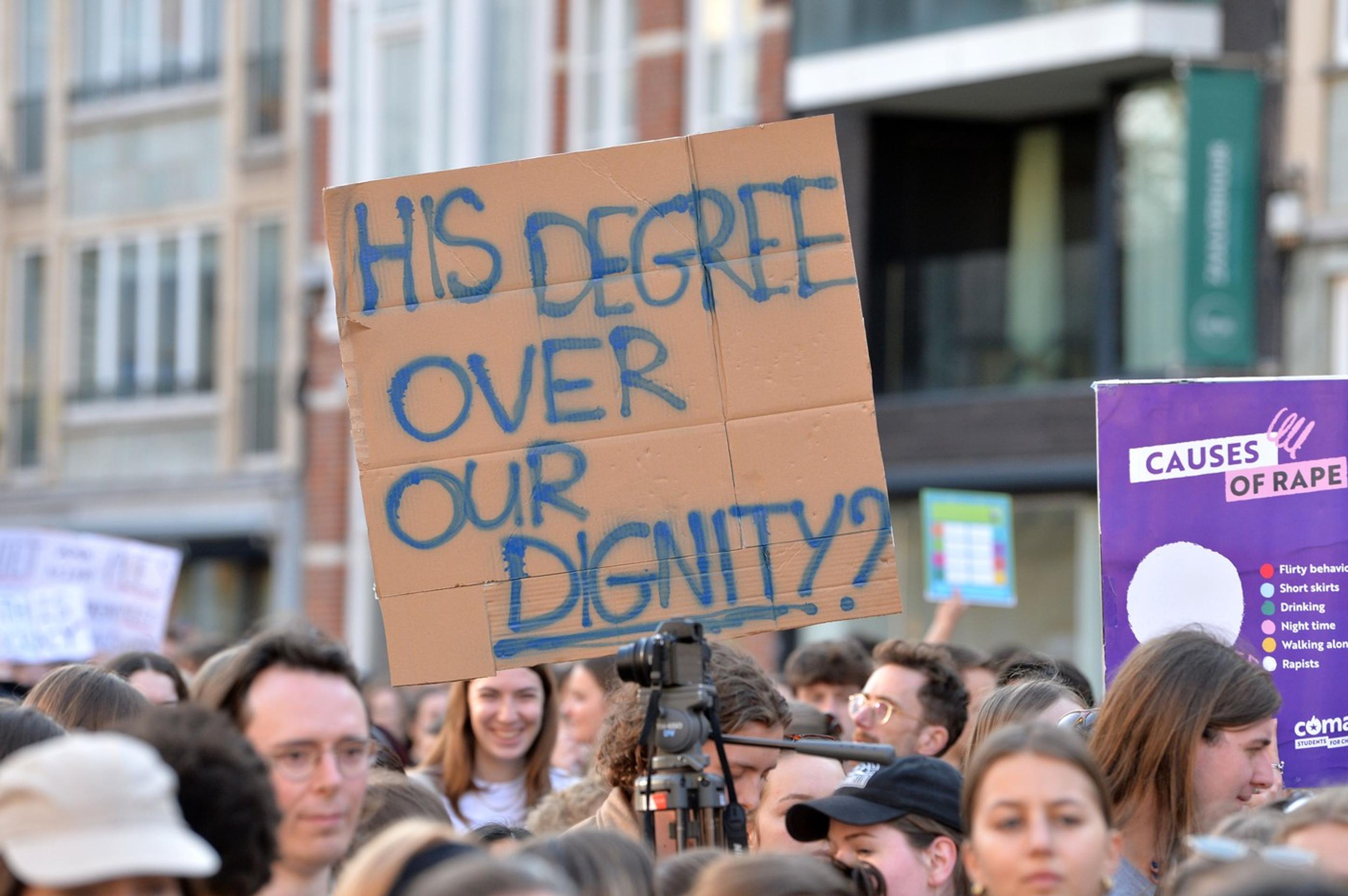 Študenta medicíny usvedčili zo znásilnenia, no trestu sa vyhol