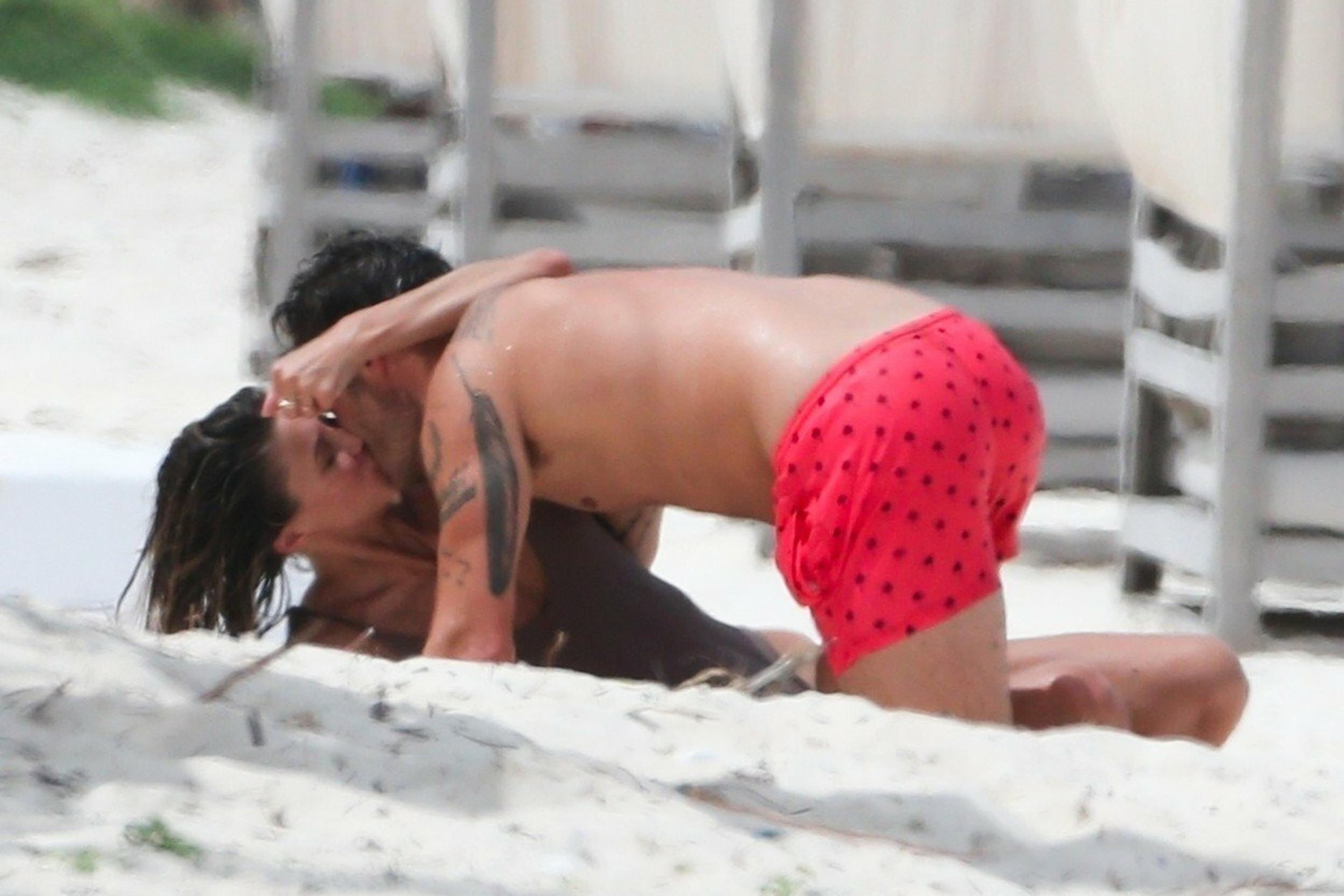 Ed Westwick si užíval s krásnou priateľkou Jessicou Serfaty. 