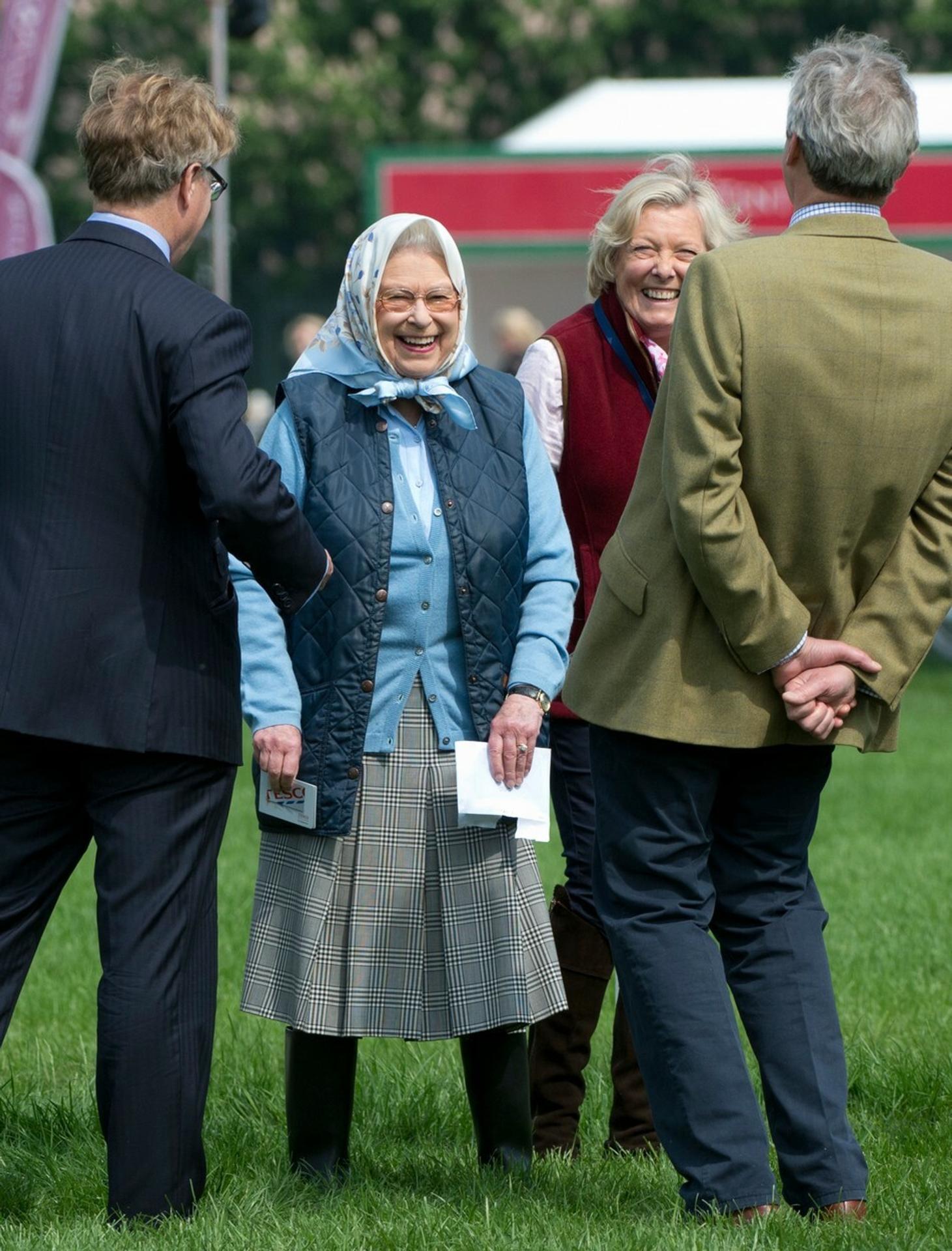 Nie je známe, koľko jej veličenstvo míňa za potraviny, no vyzerala veľmi potešene.