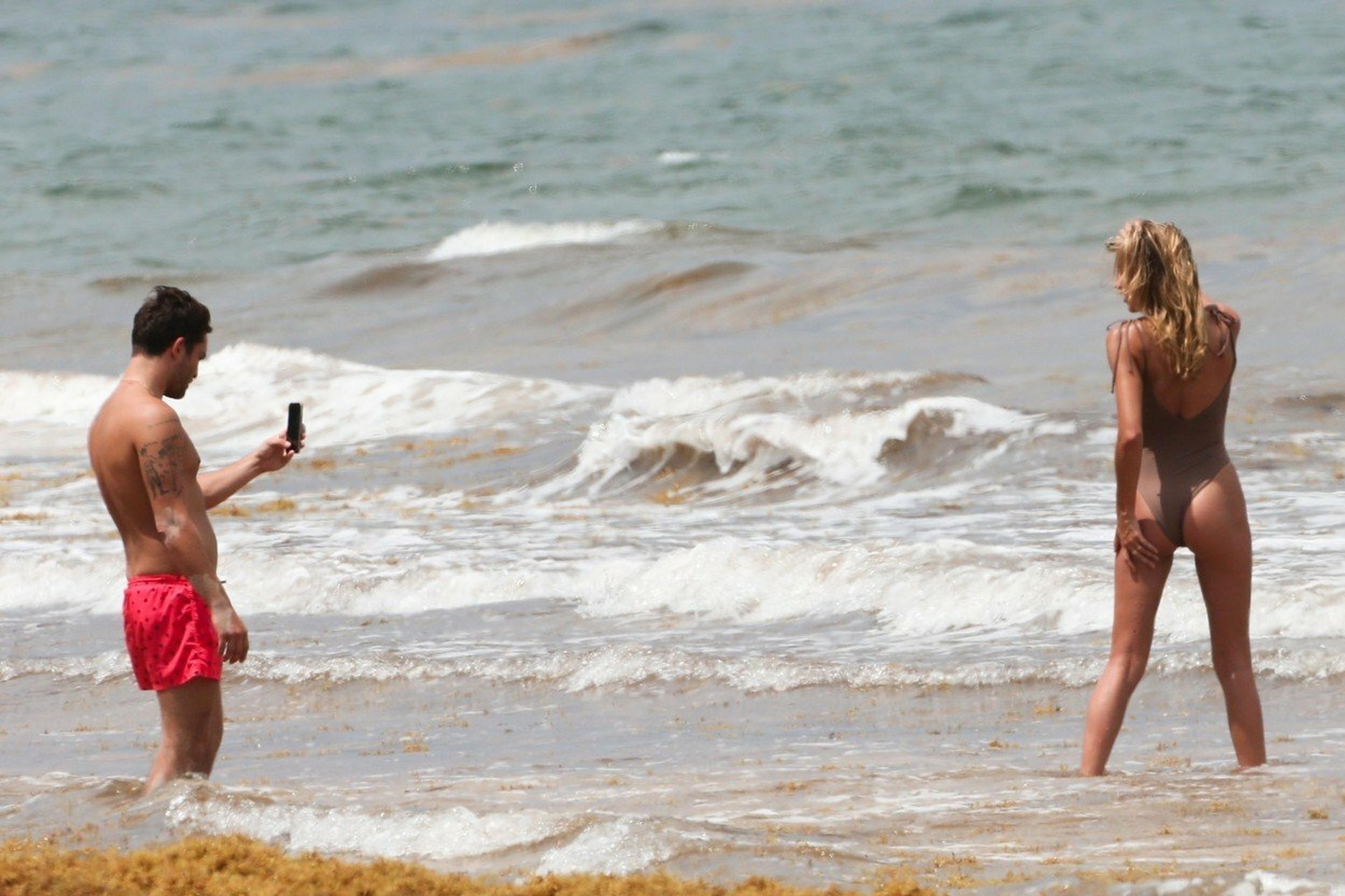 Ed Westwick si užíval s krásnou priateľkou Jessicou Serfaty. 