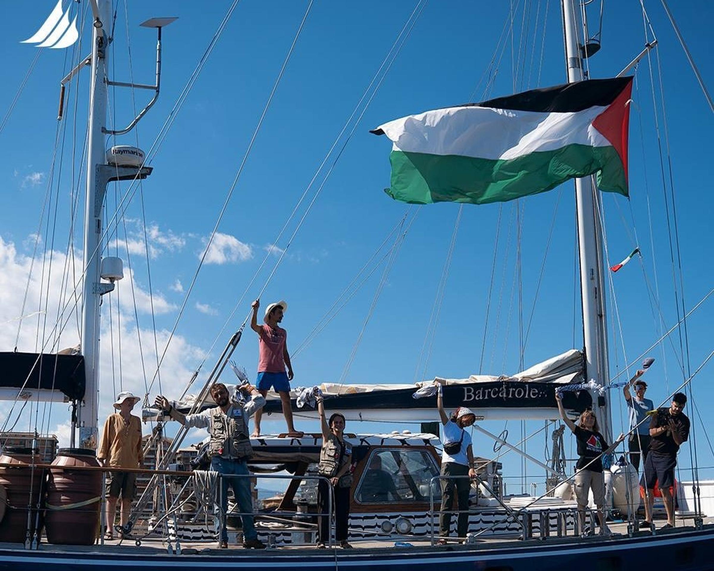 Greta Thunbergová a herec z Hry o tróny mieria do Gazy