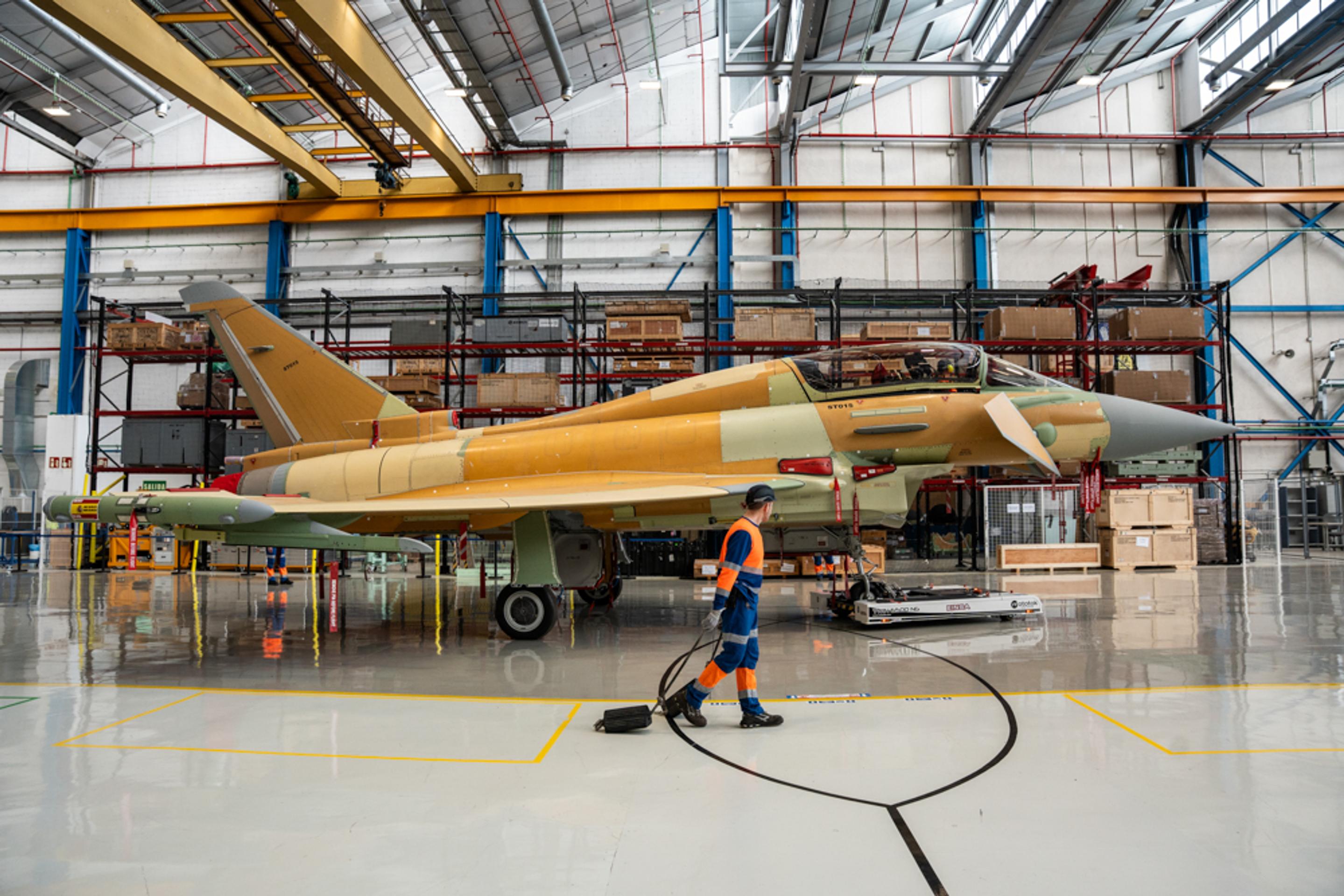 Prvé lietadlo Eurofighter vyrobené v rámci španielskeho programu Halcon I opustilo továreň v Getafe.