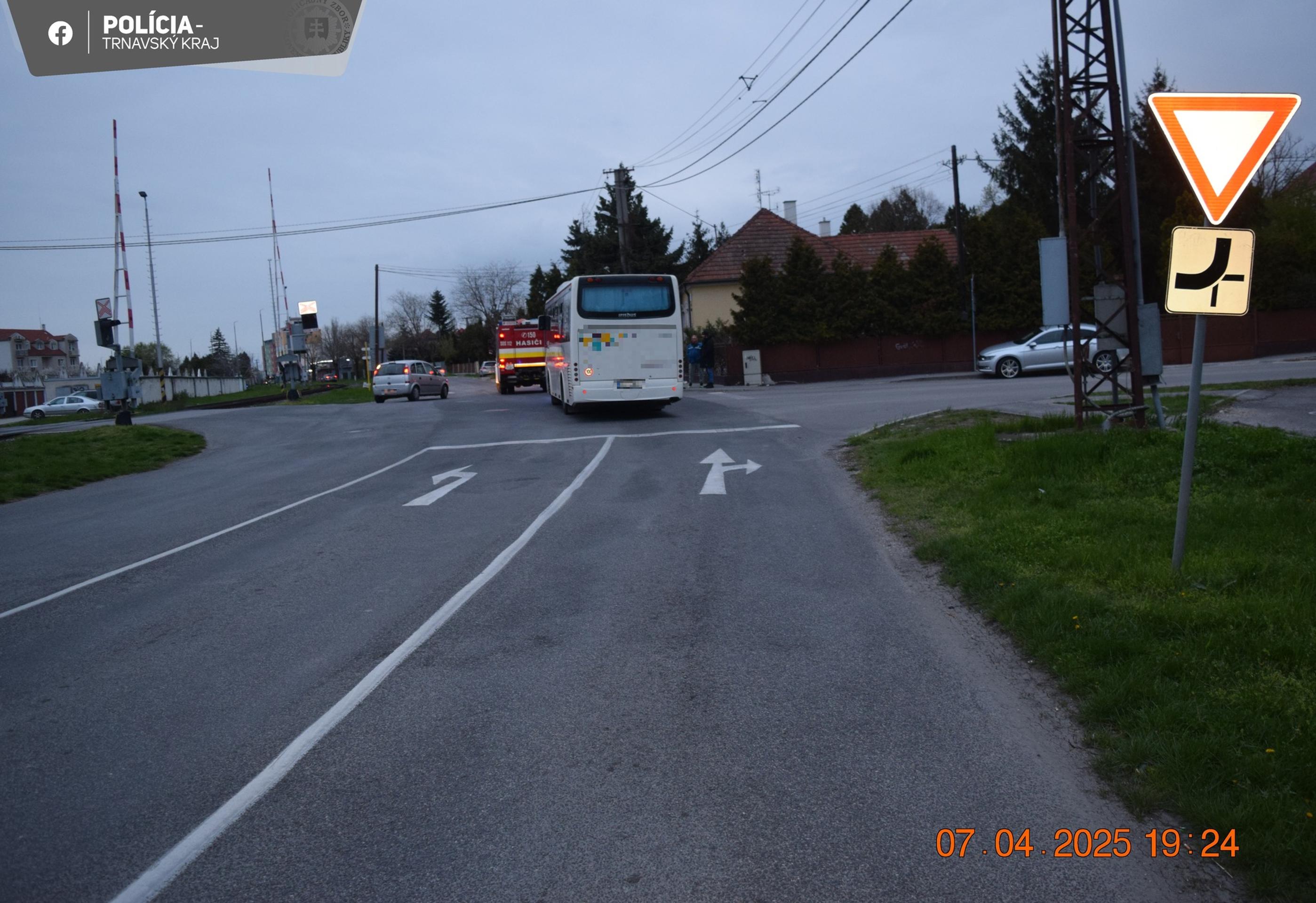 Autobus zrazil v Dunajskej Strede cyklistku.