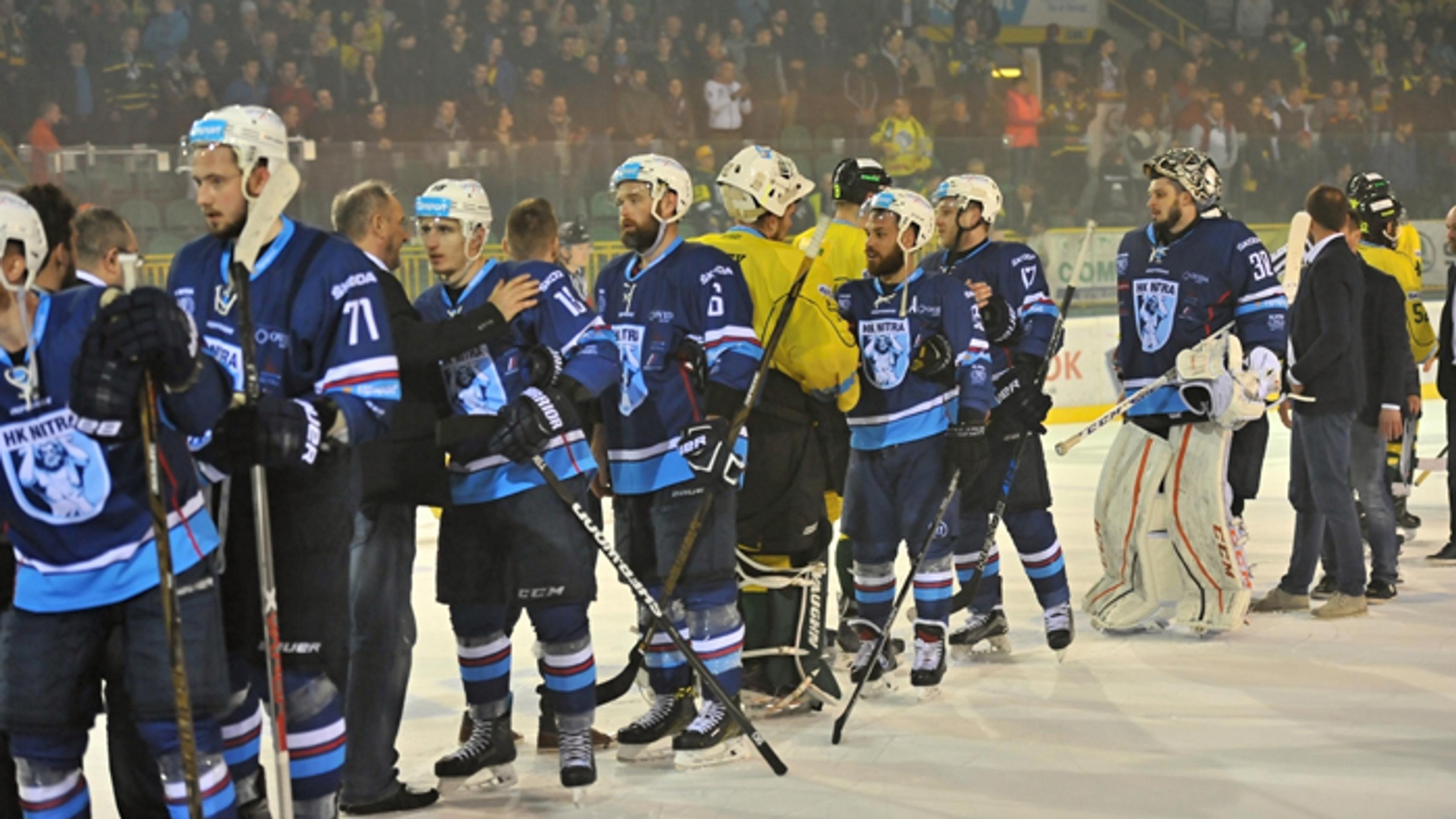 Hráči Nitry a Žiliny po skončení zápasu.