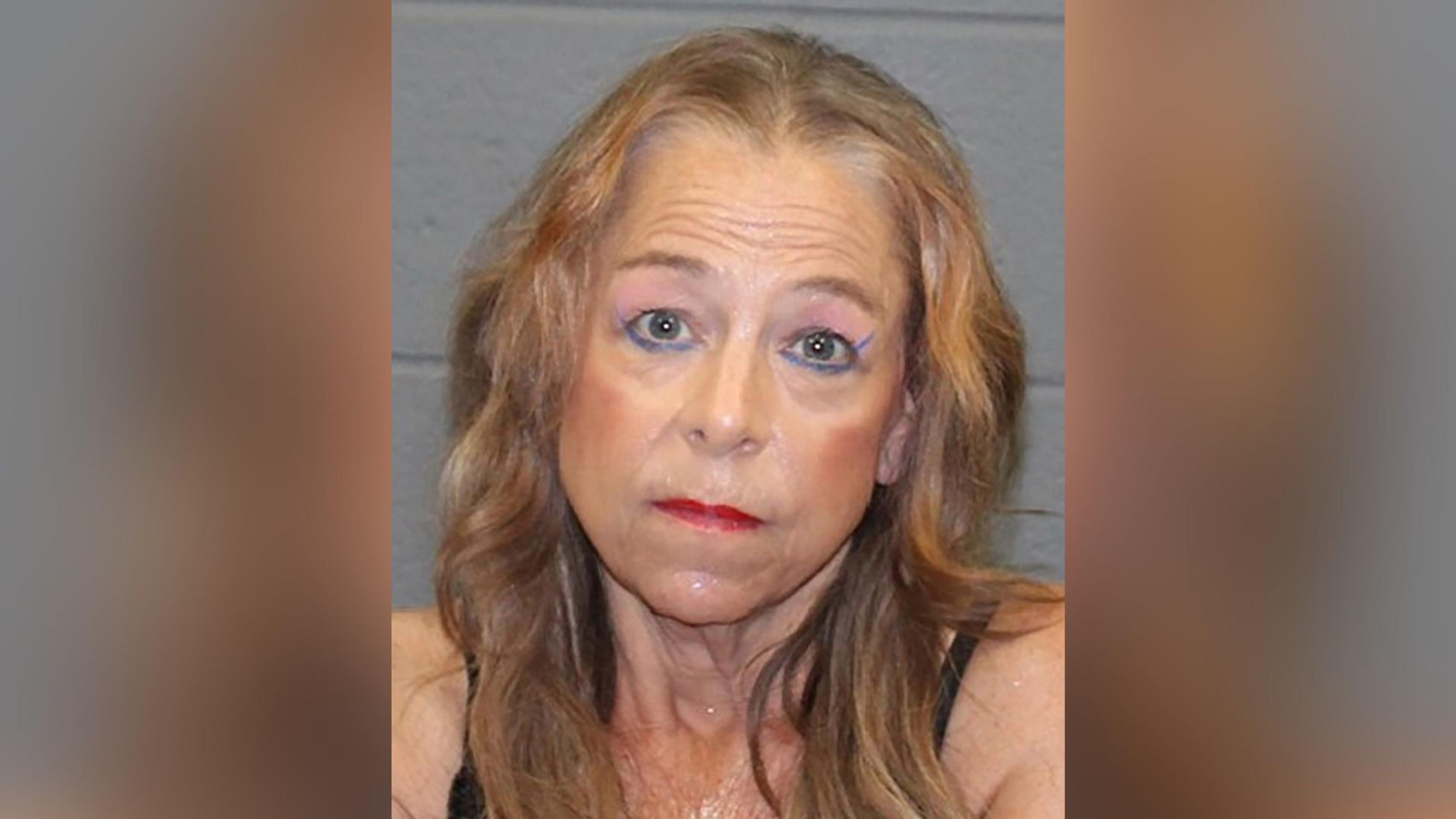 Žena mala väzniť svojho nevlastného syna v dome