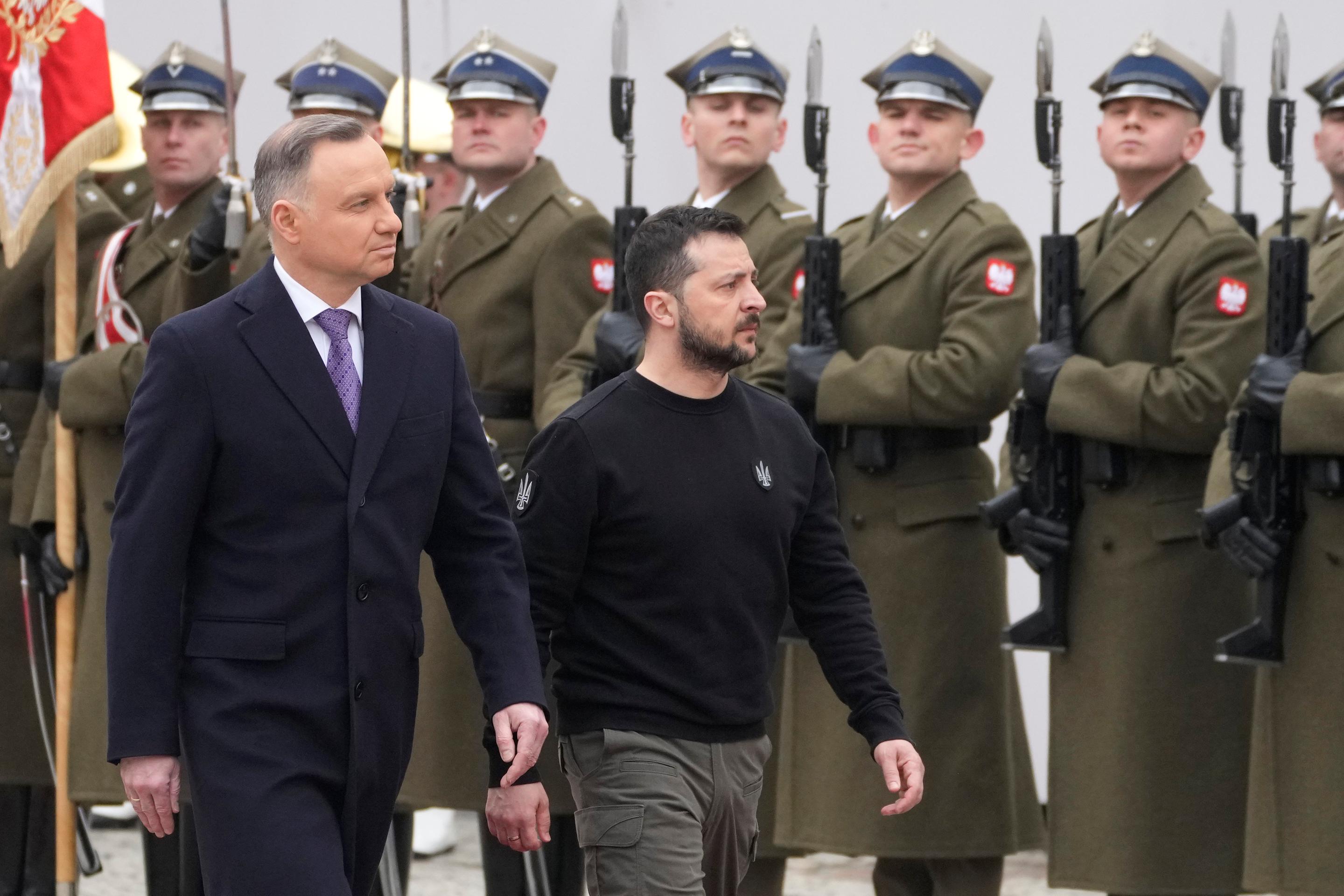 Poľský prezident Andrzej Duda (vľavo) a ukrajinský prezident Volodymyr Zelenskij.