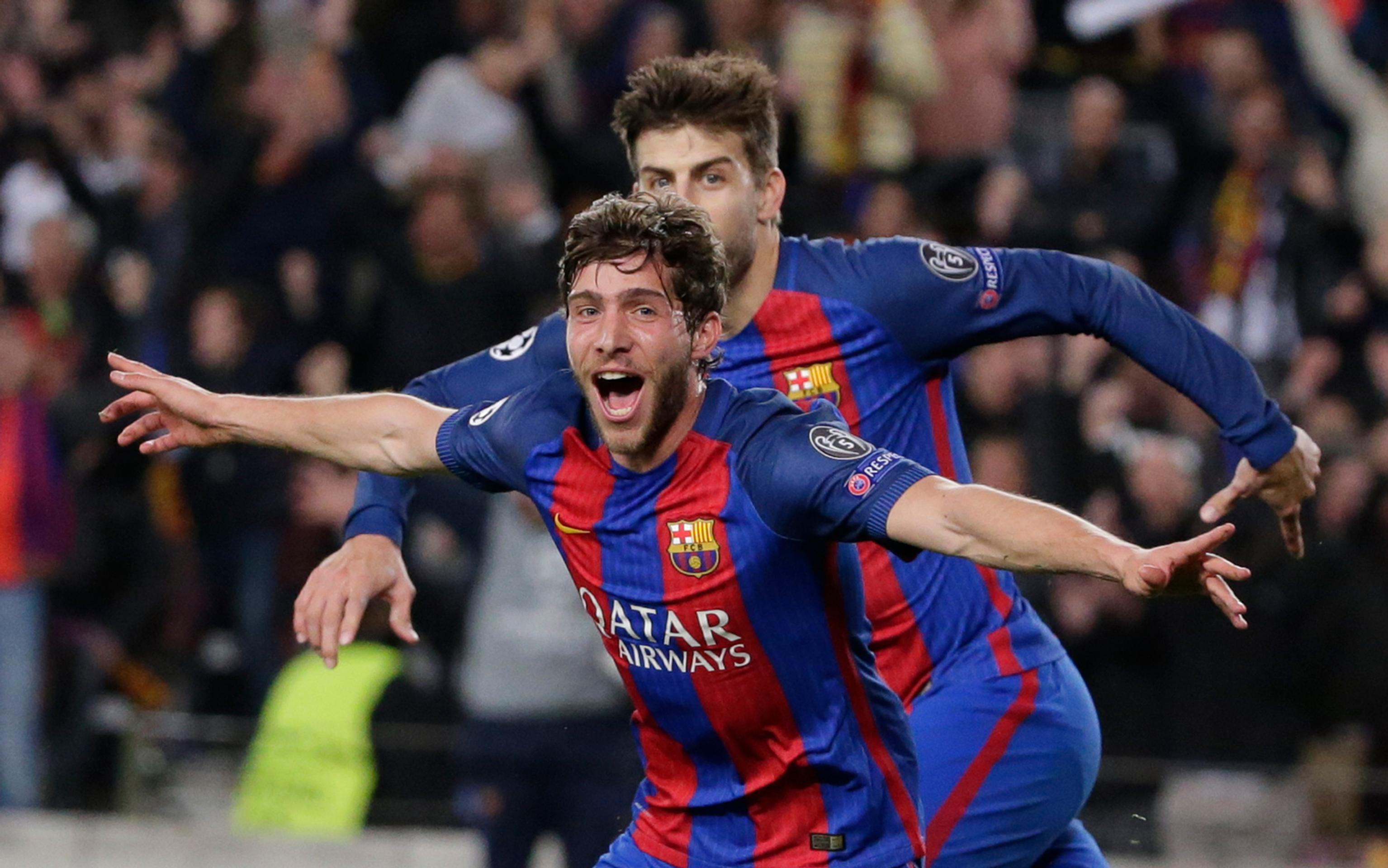 Sergi Roberto (v popredí) jasá po góle do siete PSG v odvete osemfinále LM.