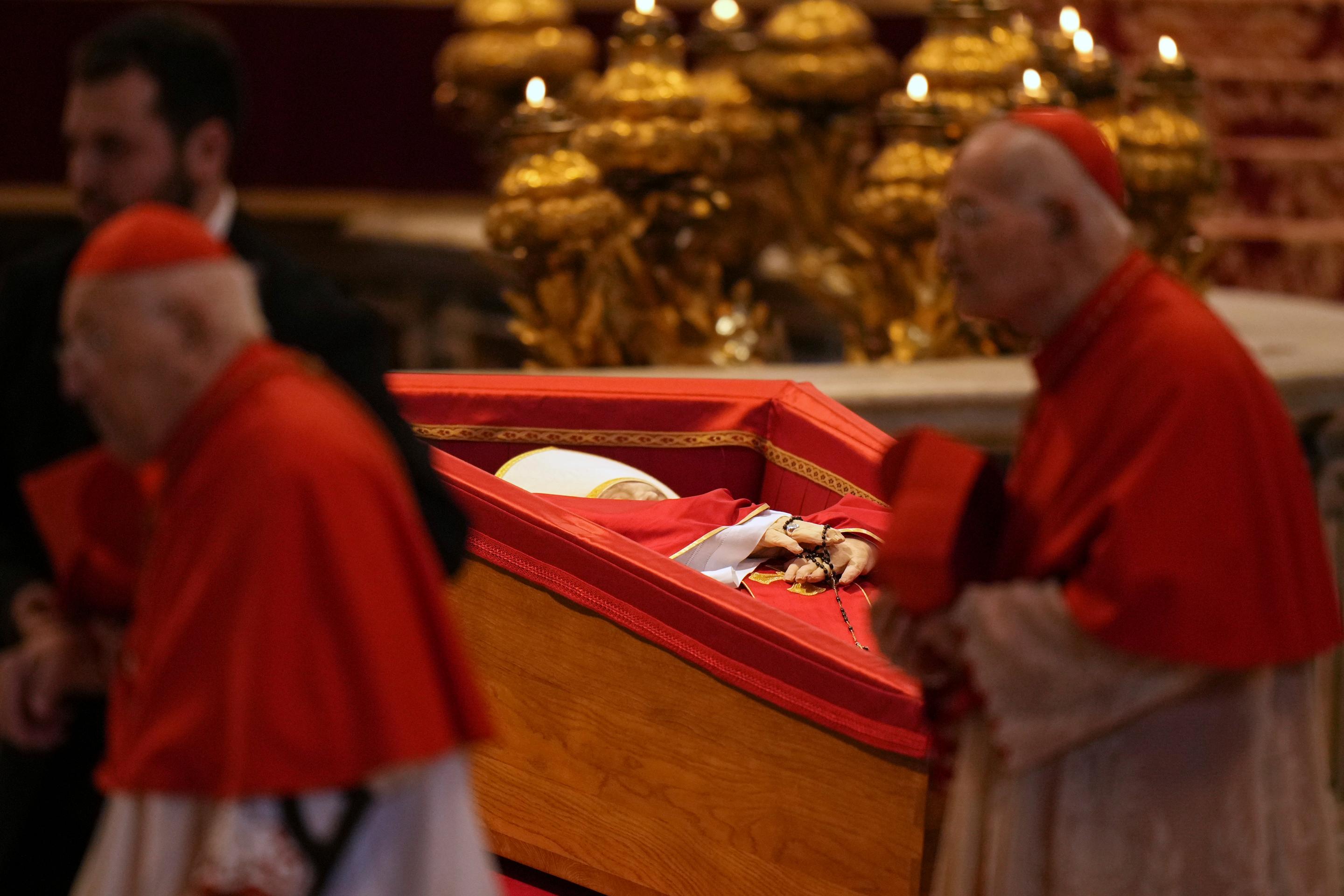 Kardináli sa lúčia s pápežom