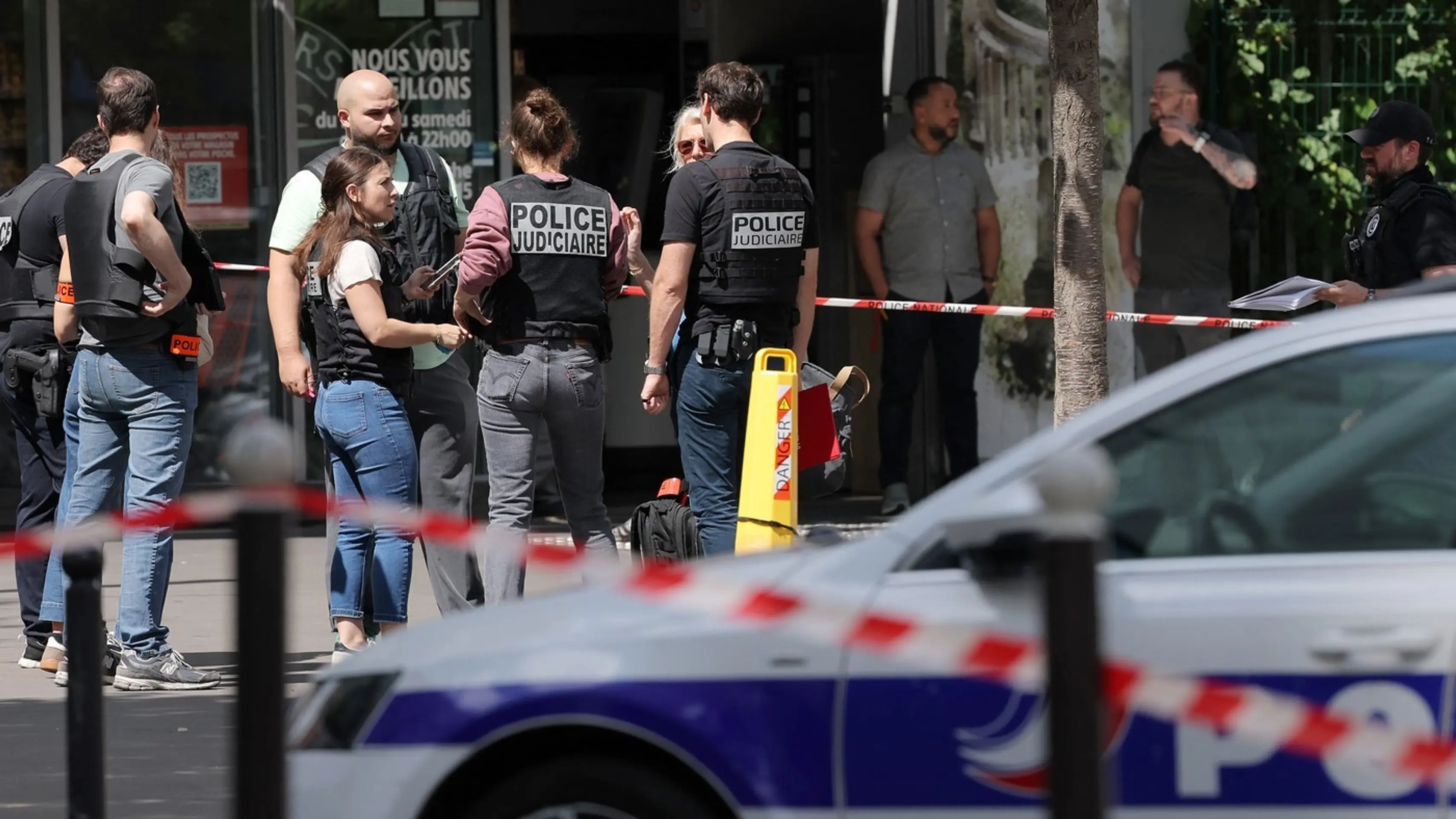 Polícia zasahuje v Paríži po útoku nožmi