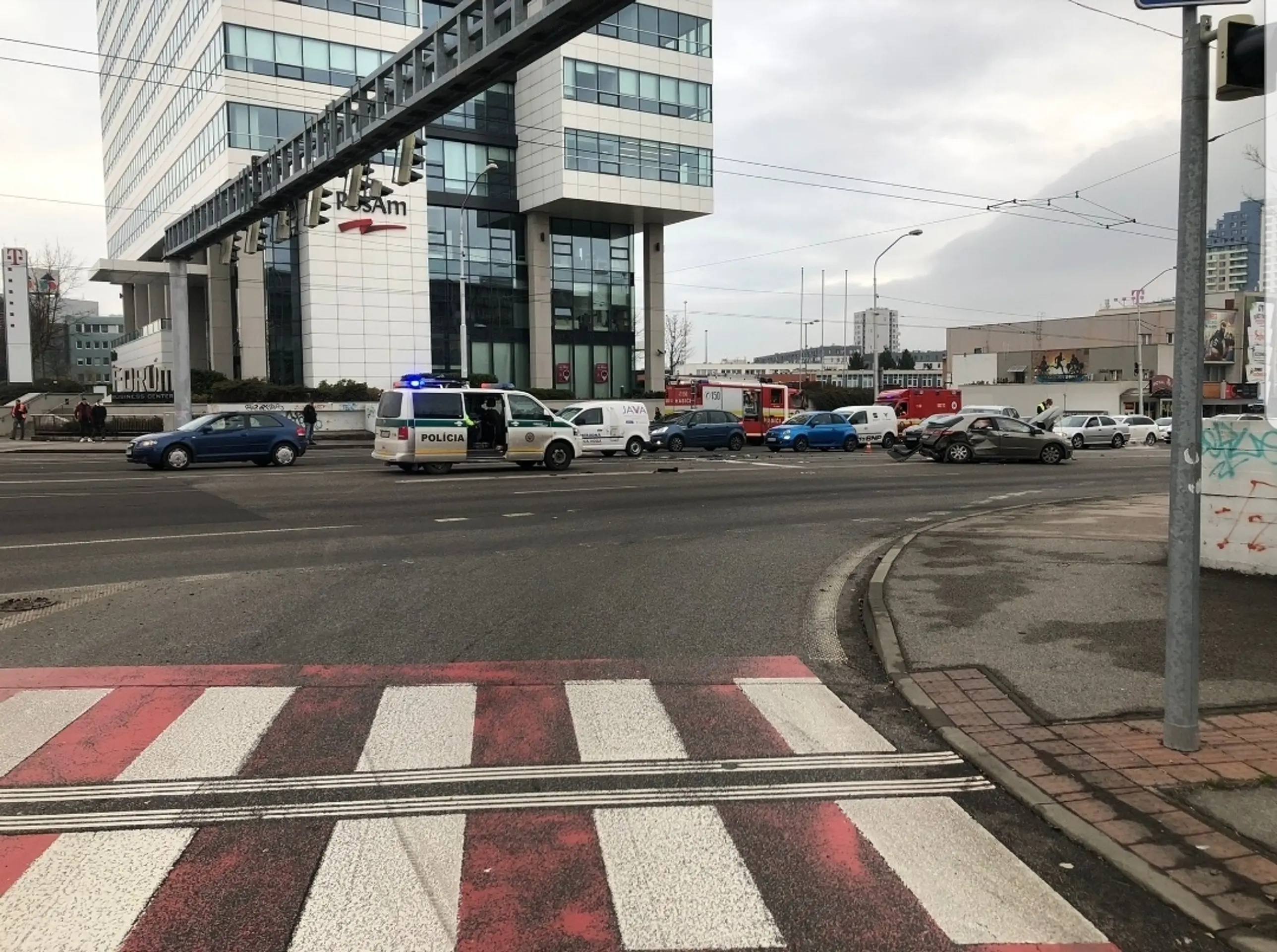 Nehoda na križovatke Bajkalská-Prievozská v Bratislave.