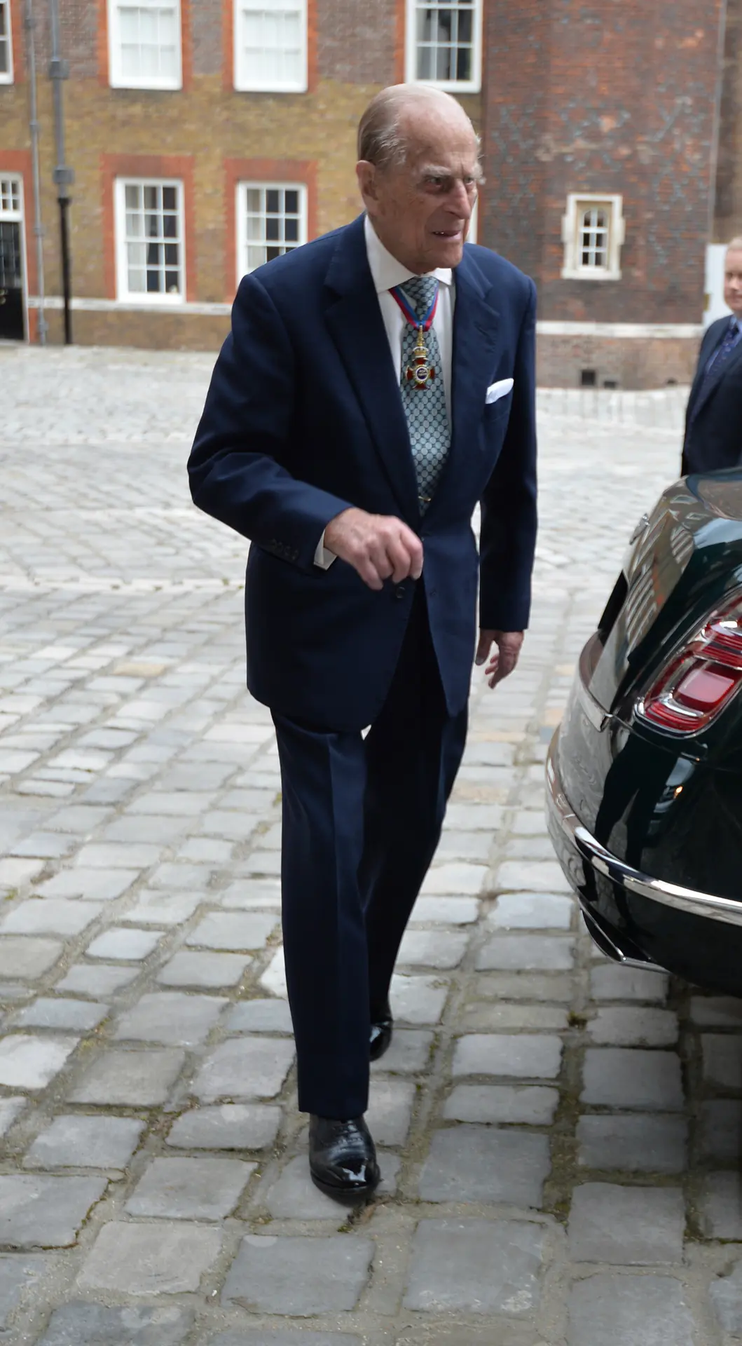 Princ Philip oznámil odchod do kráľovského dôchodku. 
