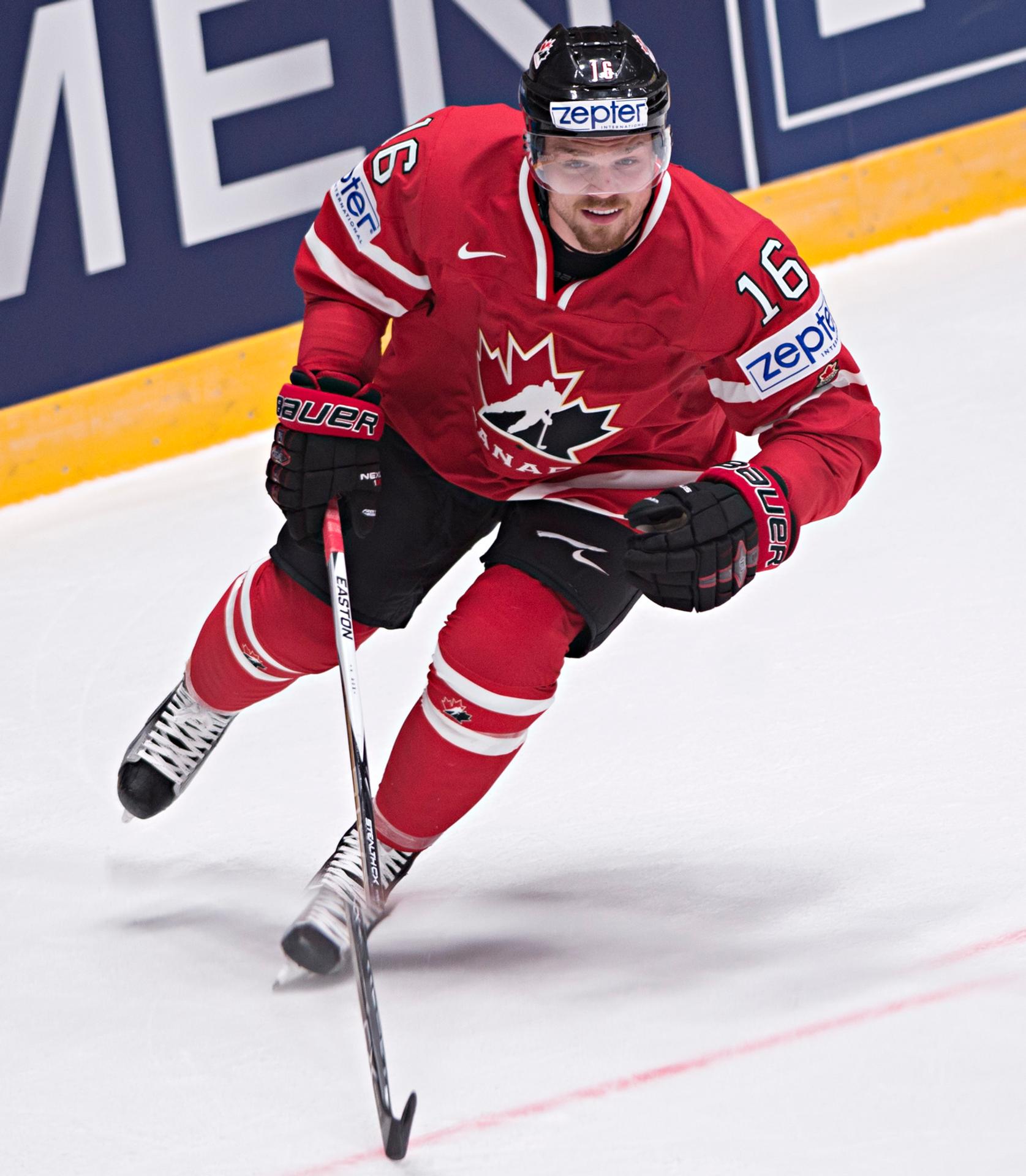 Kanadský útočník Max Domi v dueli proti USA v rámci základnej B-skupiny MS v Rusku.