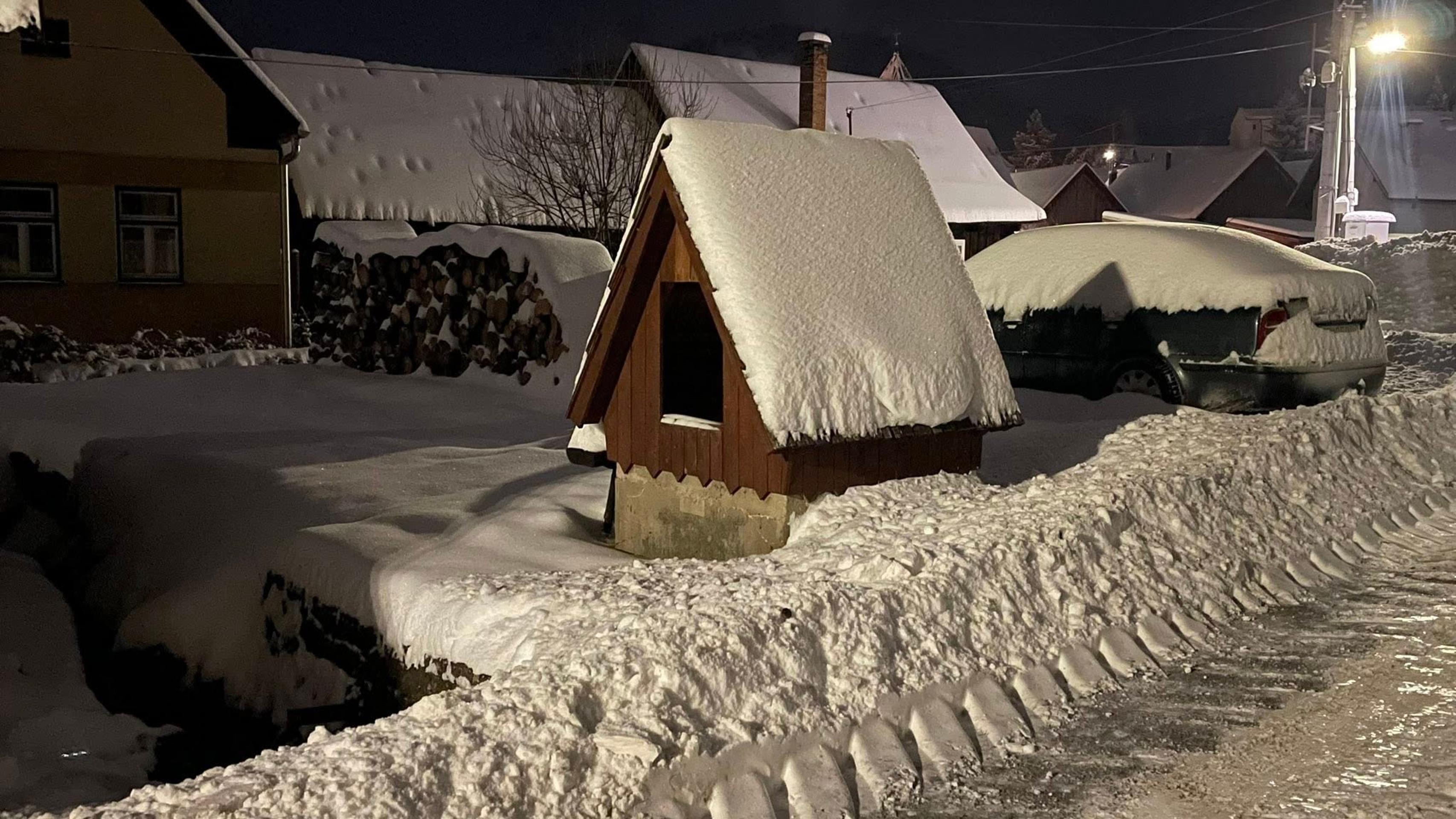 Snehu spadlo v Liptovskej Tepličke neúrekom.