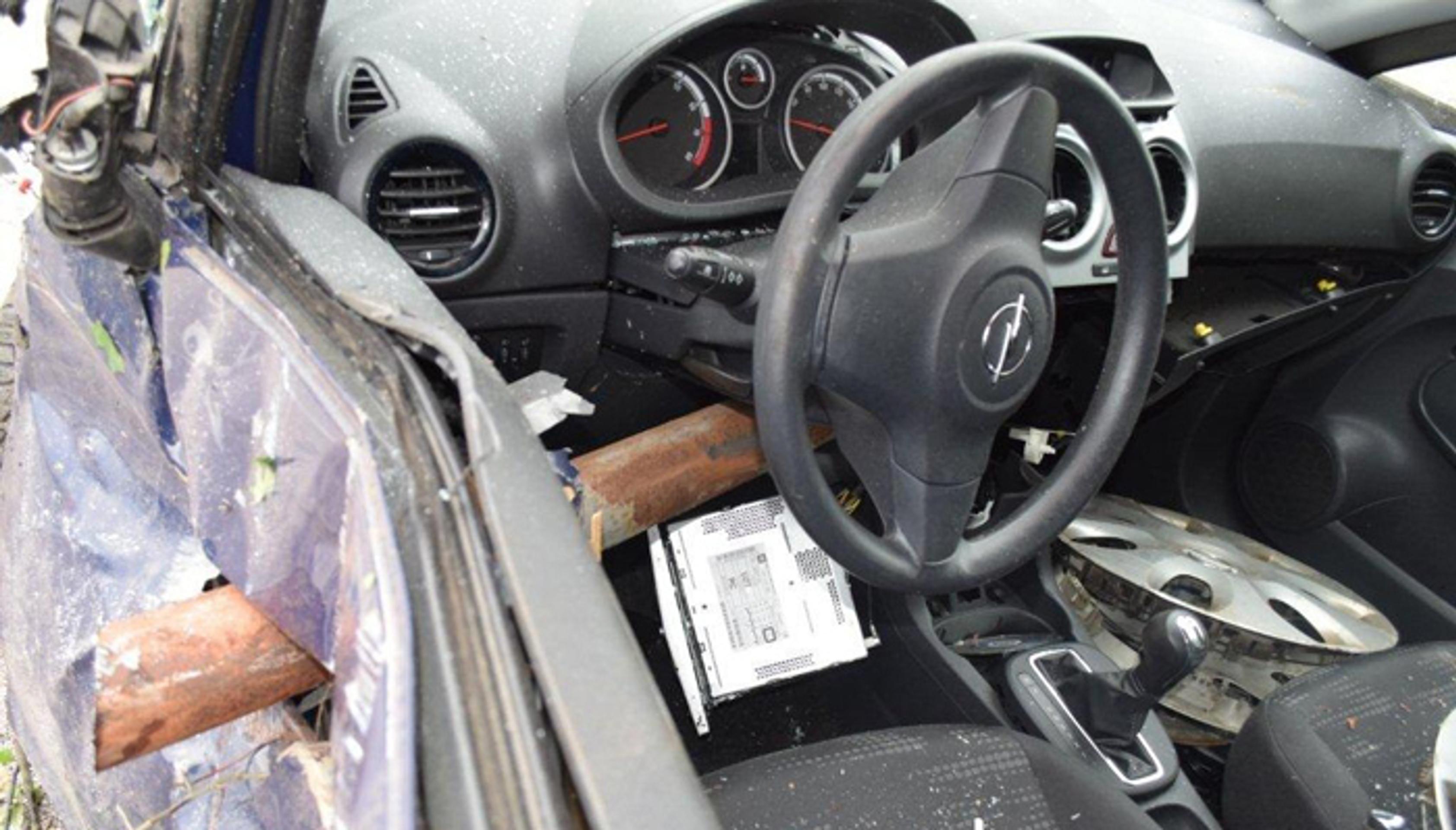 Nehoda pri obci Dubodiel, okres Trenčín.