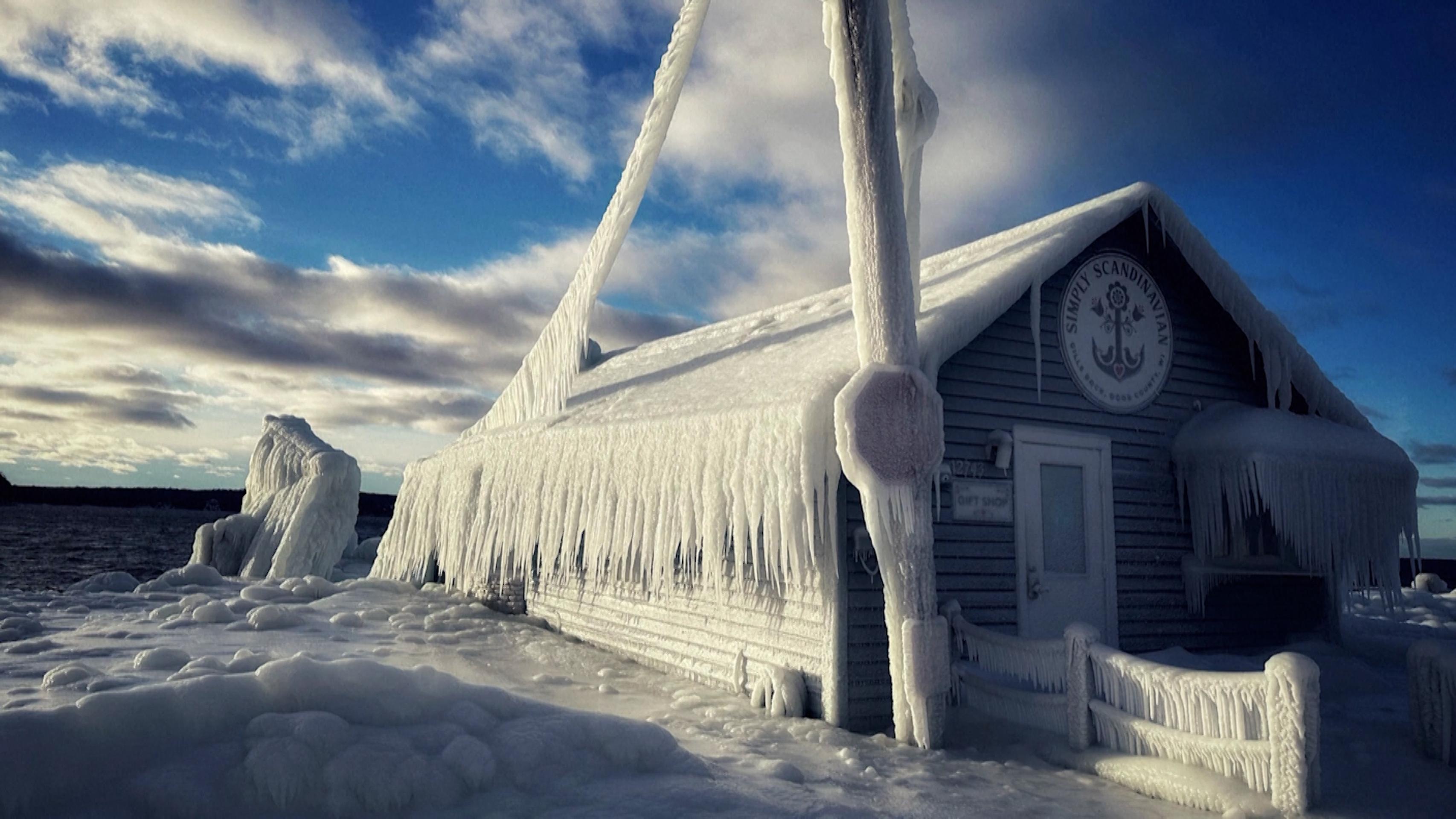 Ľadový palác na brehu Michiganského jazera