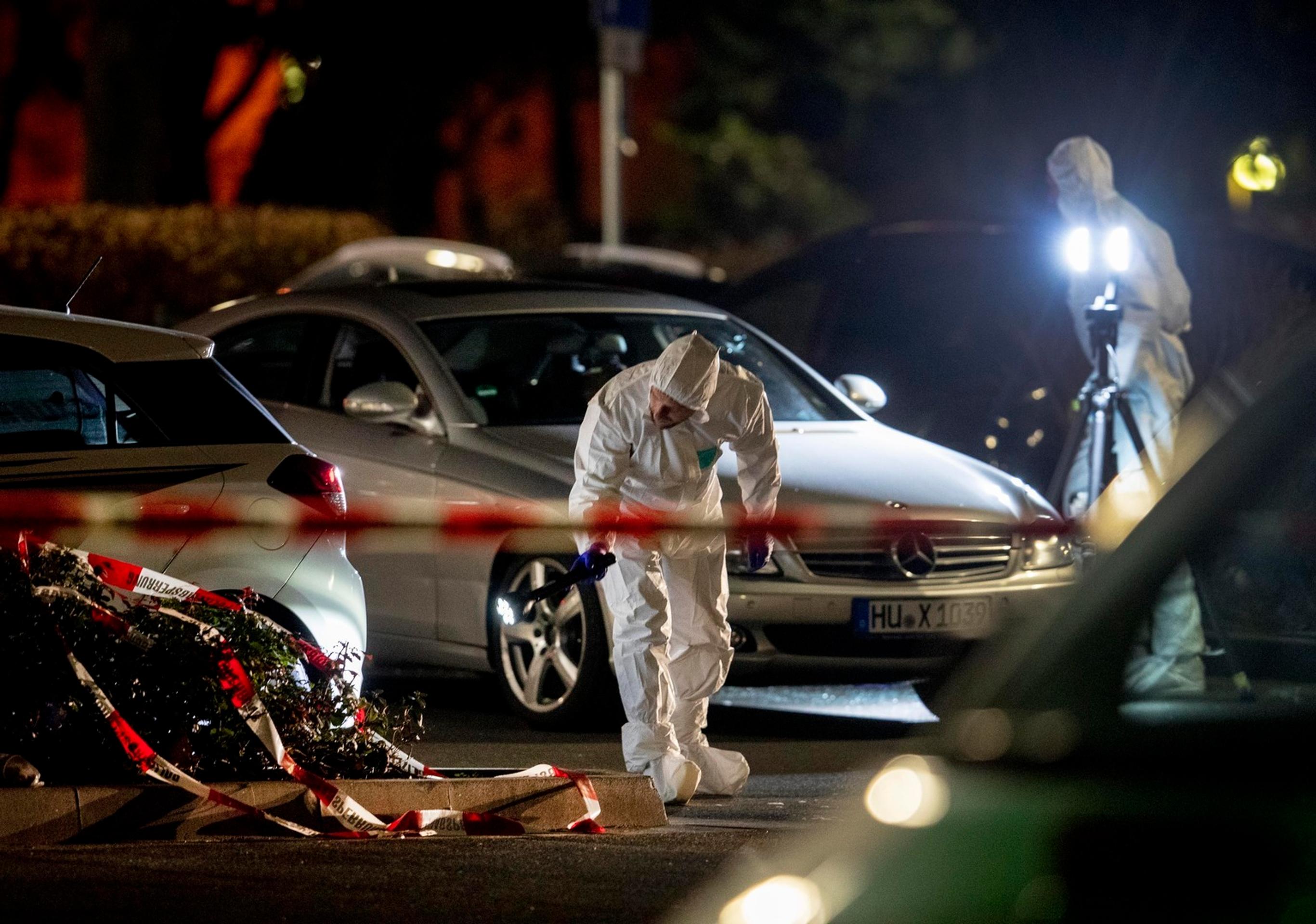 Timo Werner (v strede) oslavuje so spoluhráčmi z Lipska gól v prvom osemfinále LM na pôde Tottenhamu.