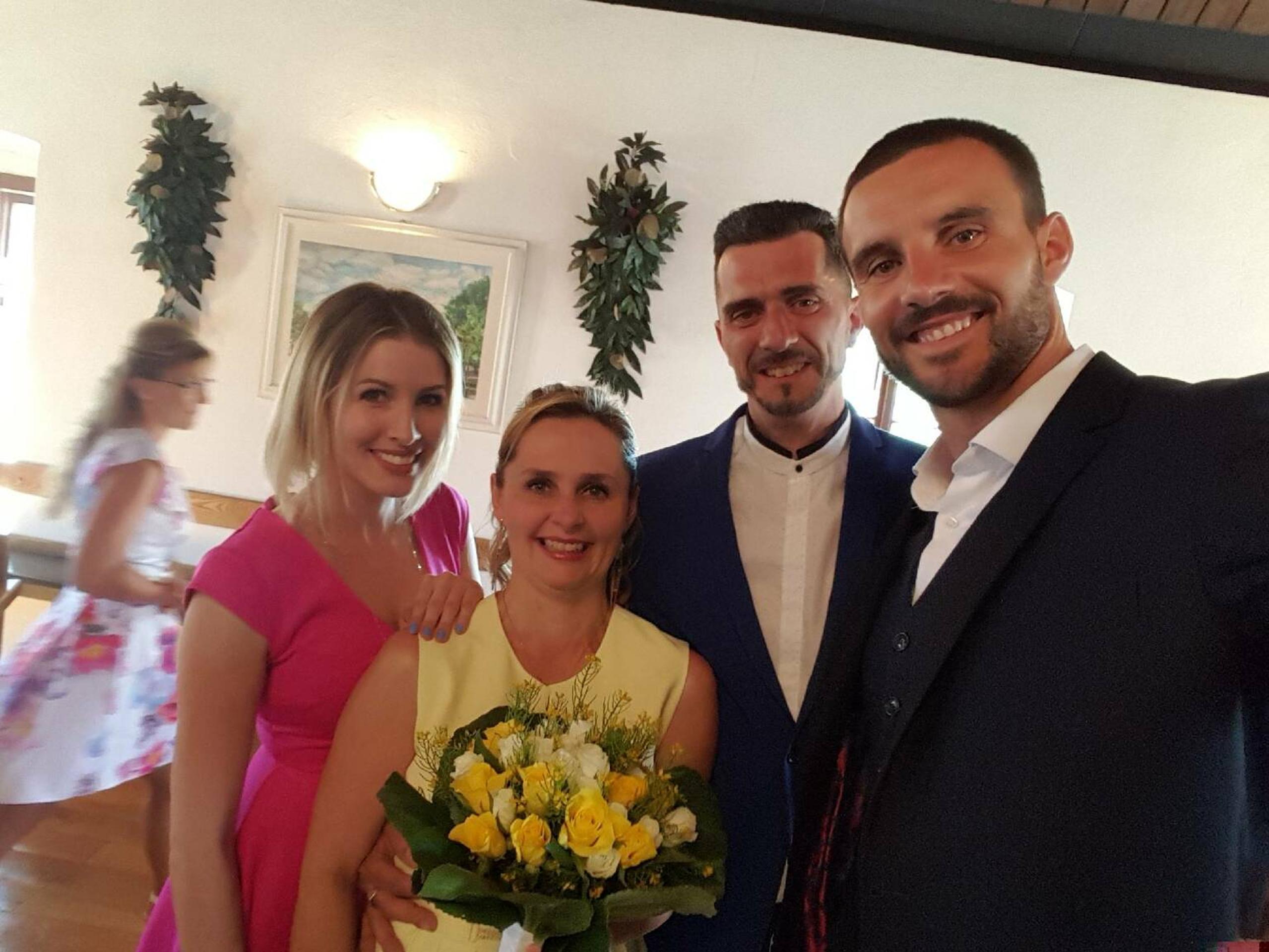 Mirka s Martinom boli na svadbe svedkami