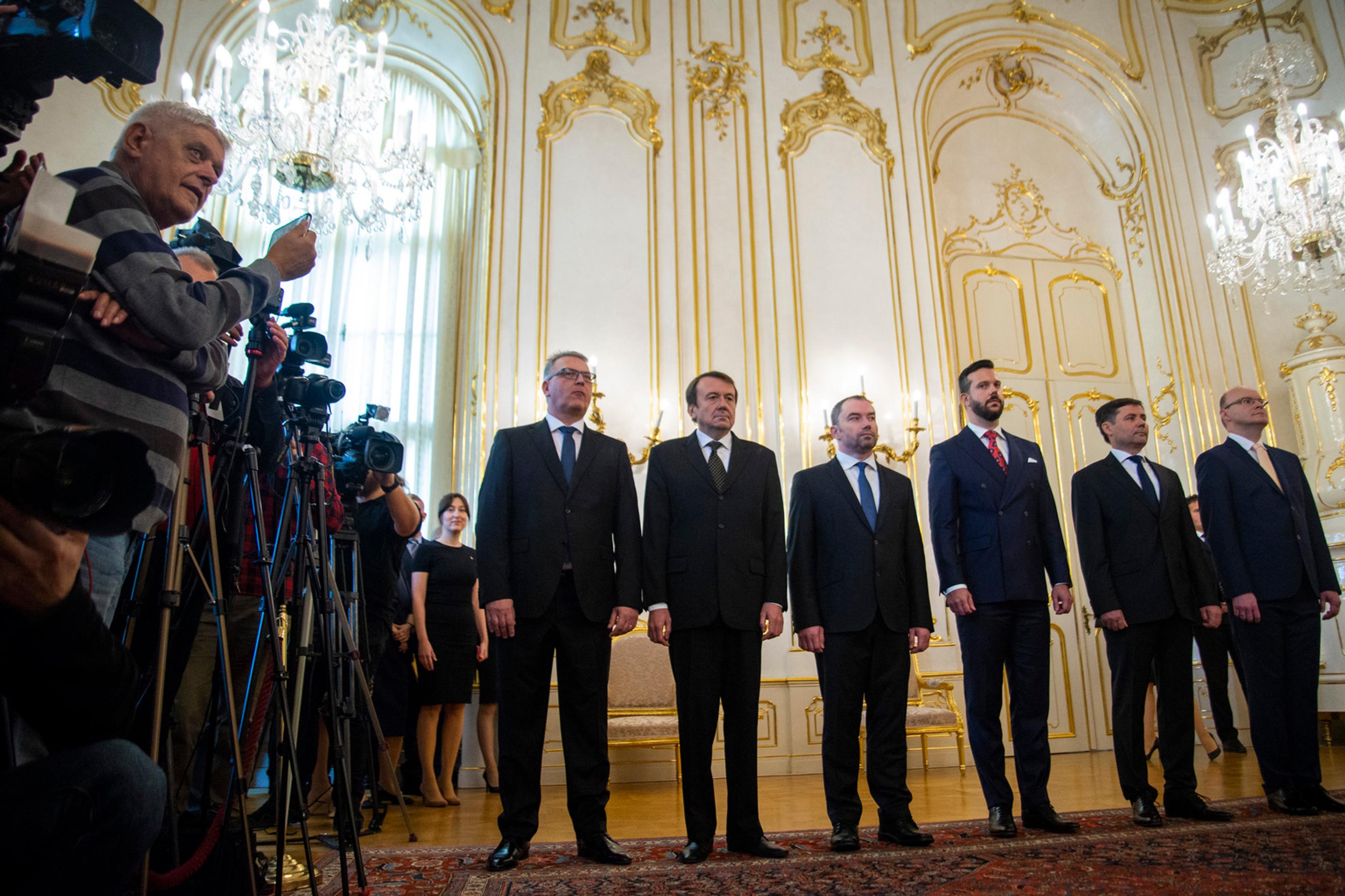 Andrej Bičan, Sväťo Malachovský a Lenka Vavrinčíková v druhej sérii.