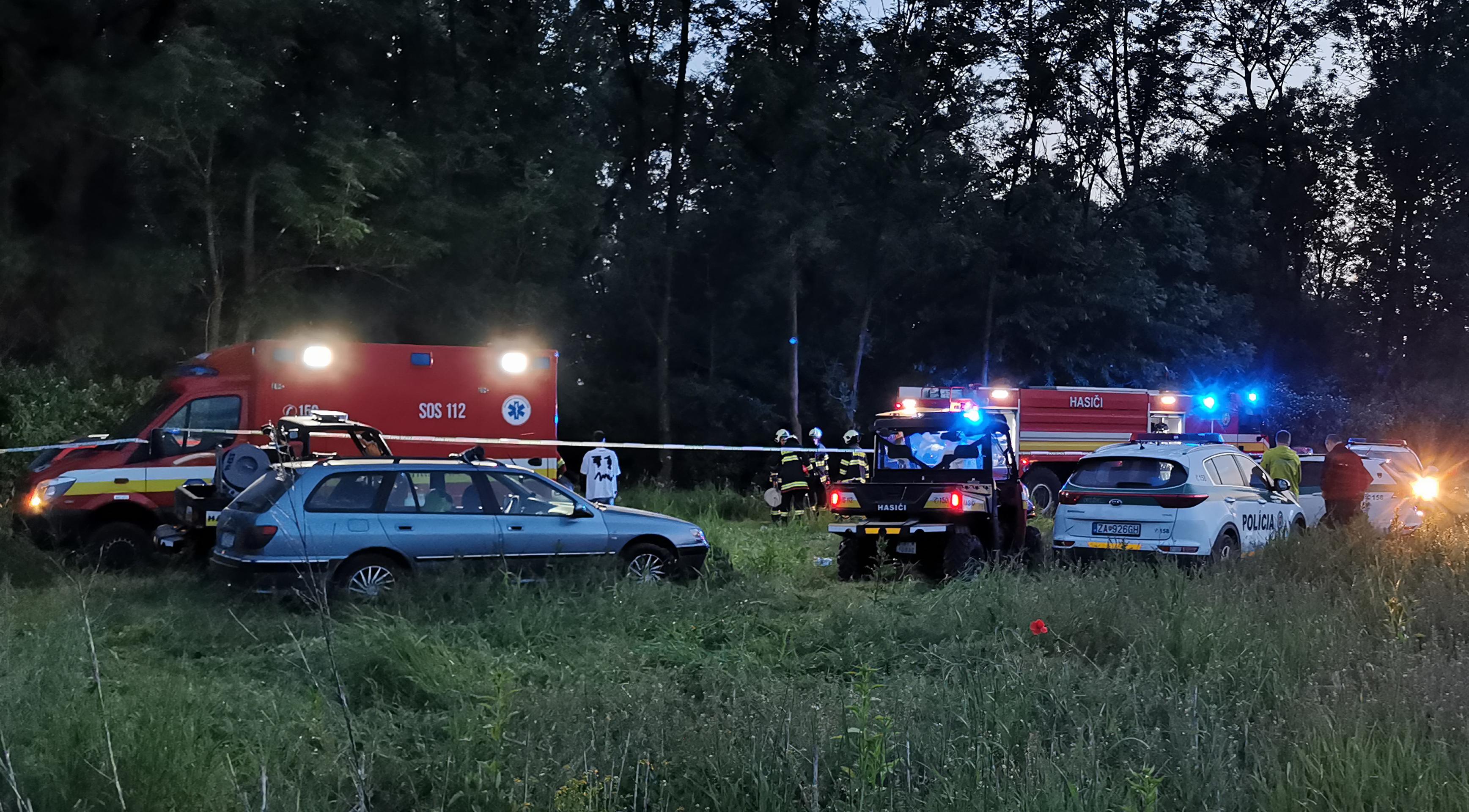 Pri Dolnom Hričove spadlo malé lietadlo, pilot neprežil.