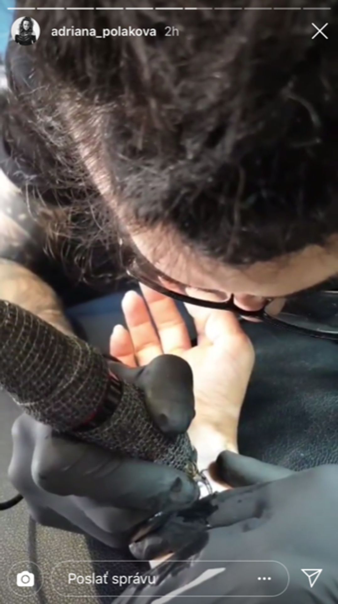 Adriana Poláková má nové tetovanie