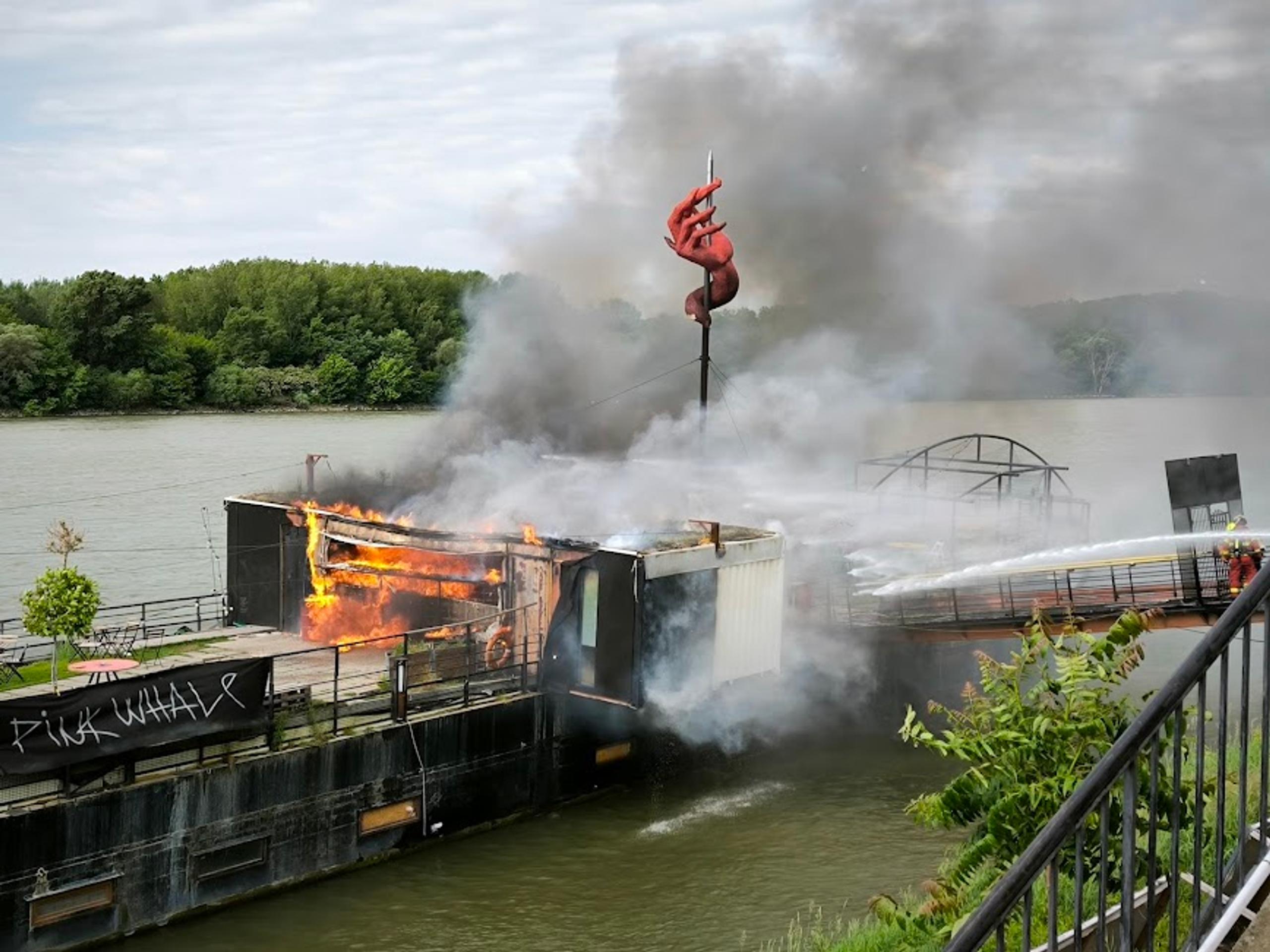 V Bratislave horel obľúbený podnik.